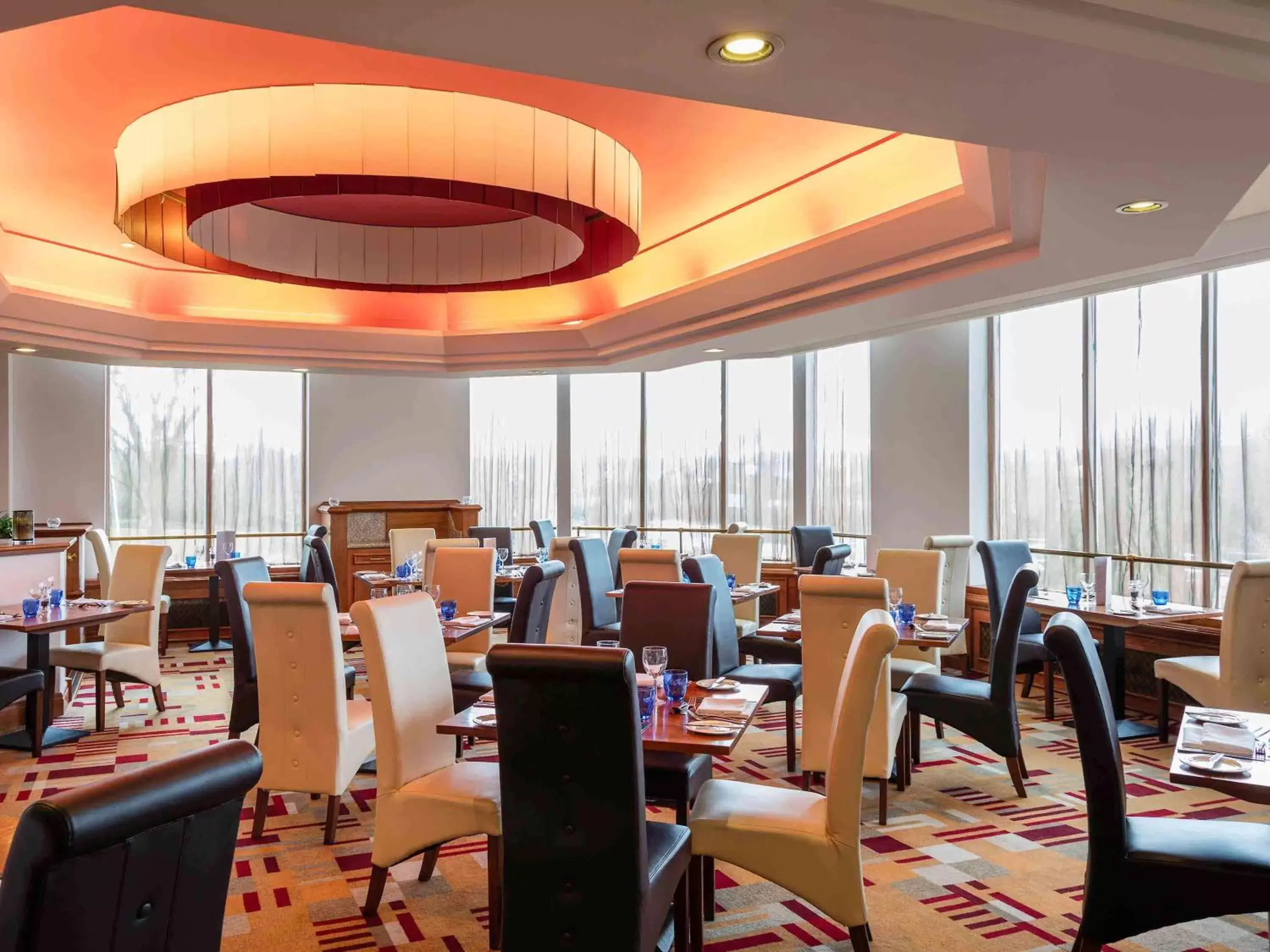 Restaurant/Places to Eat in Mercure Daventry Court Hotel