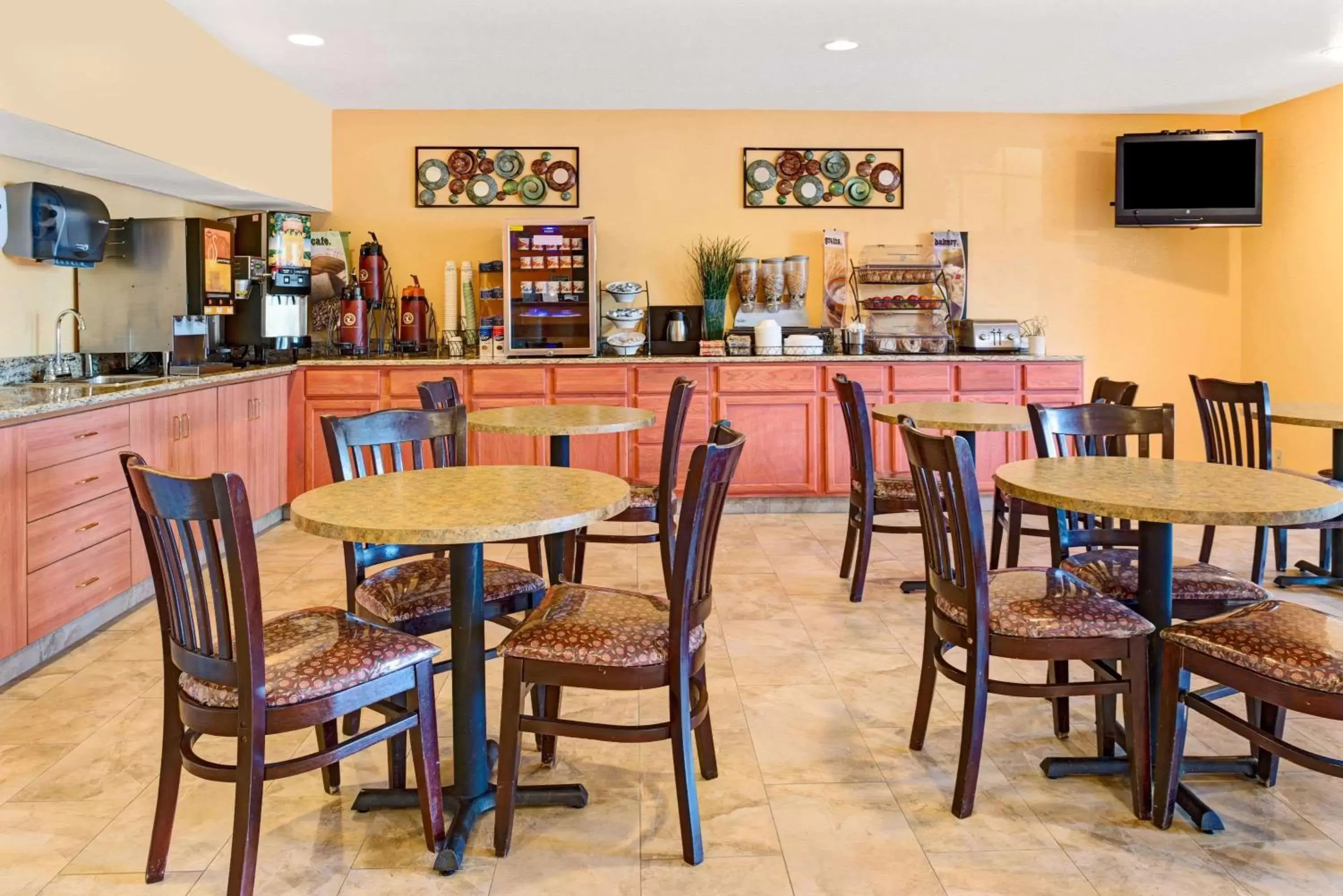 Restaurant/Places to Eat in Microtel Inn and Suites by Wyndham - Cordova