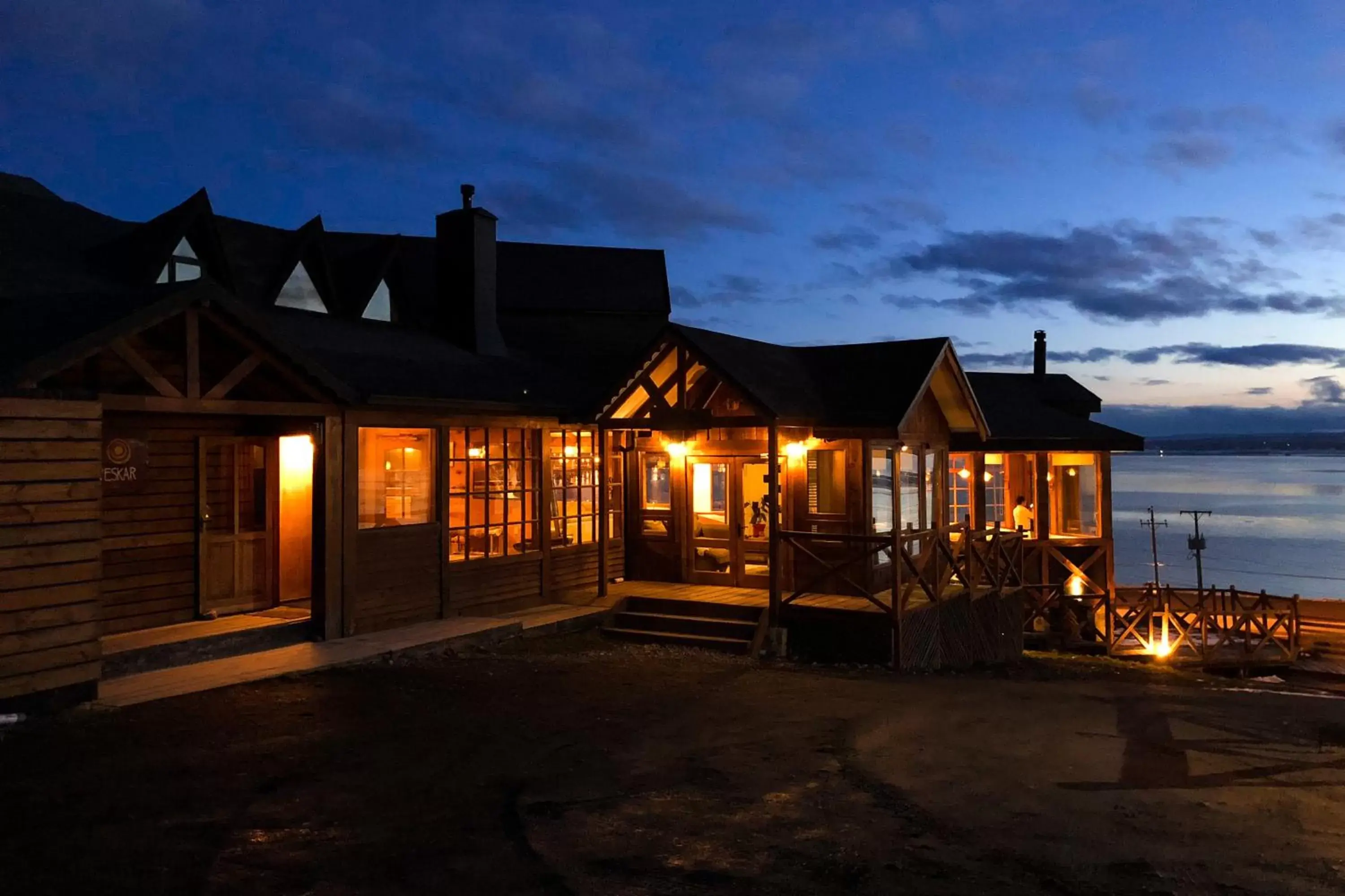 Facade/entrance, Property Building in Weskar Lodge Hotel