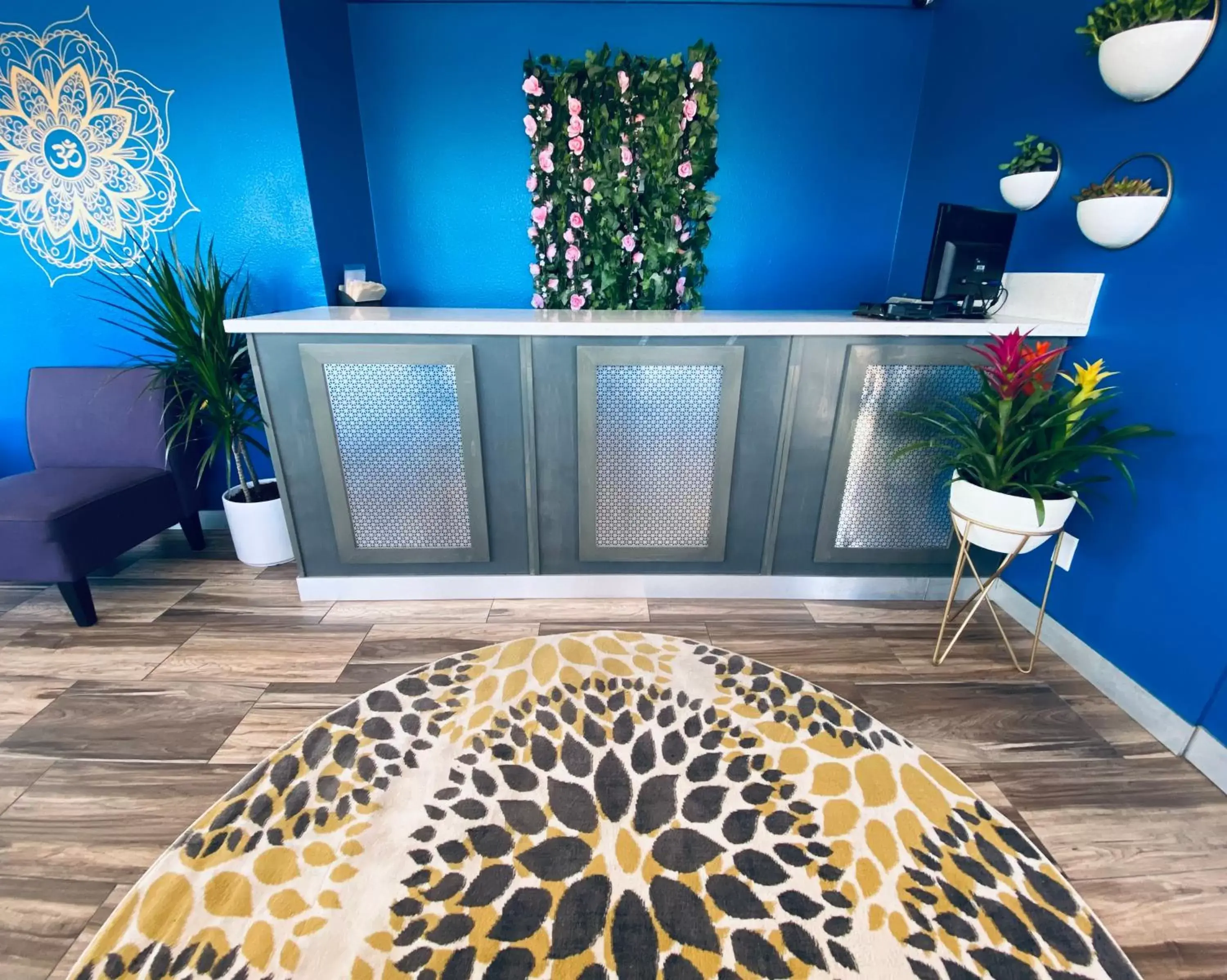 Lobby or reception, Bed in Rodeway Inn Old Town Scottsdale Lobby or reception, Bed in Rodeway Inn Old Town Scottsdale