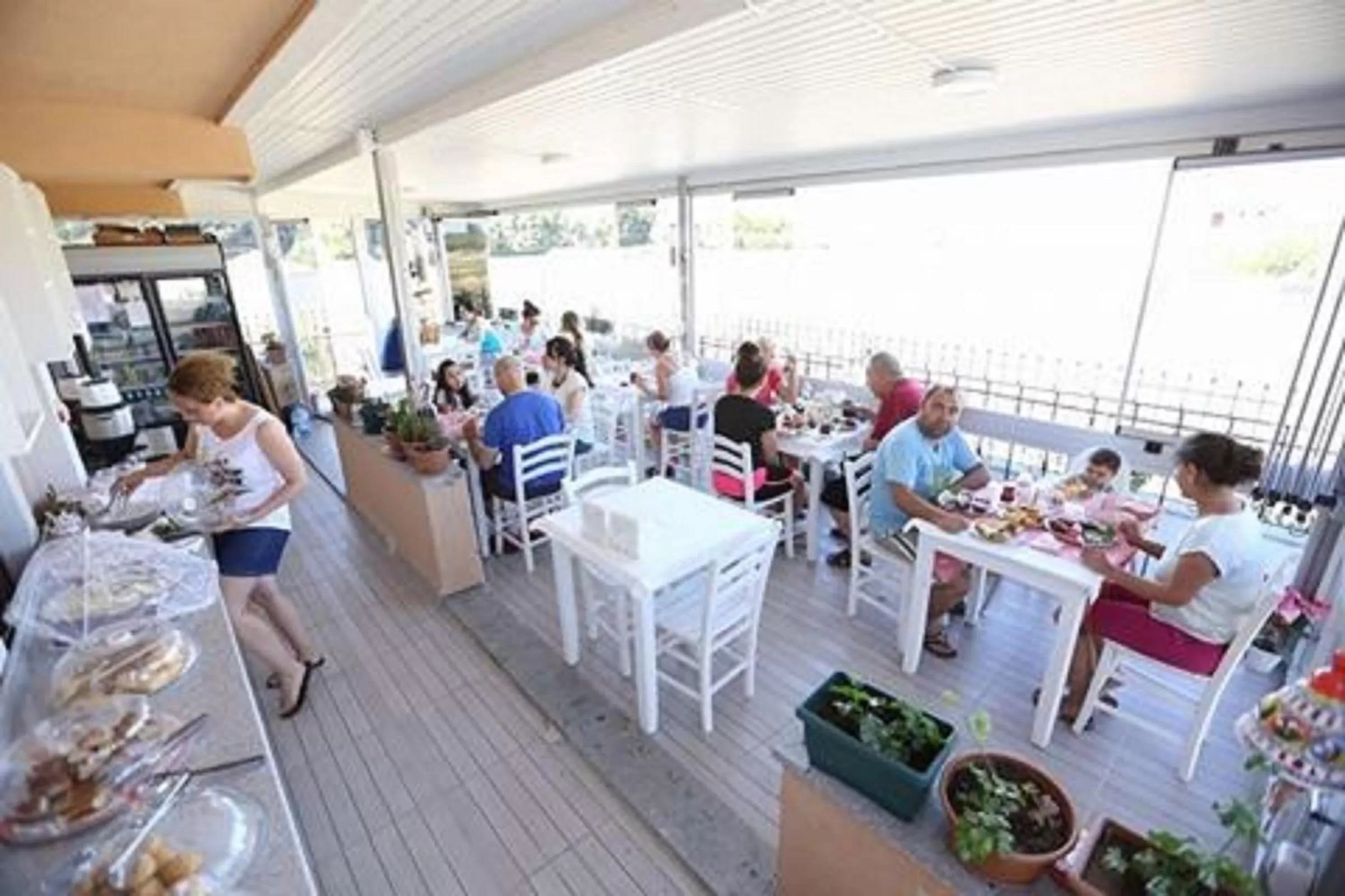 Restaurant/places to eat in Ede Apart Otel