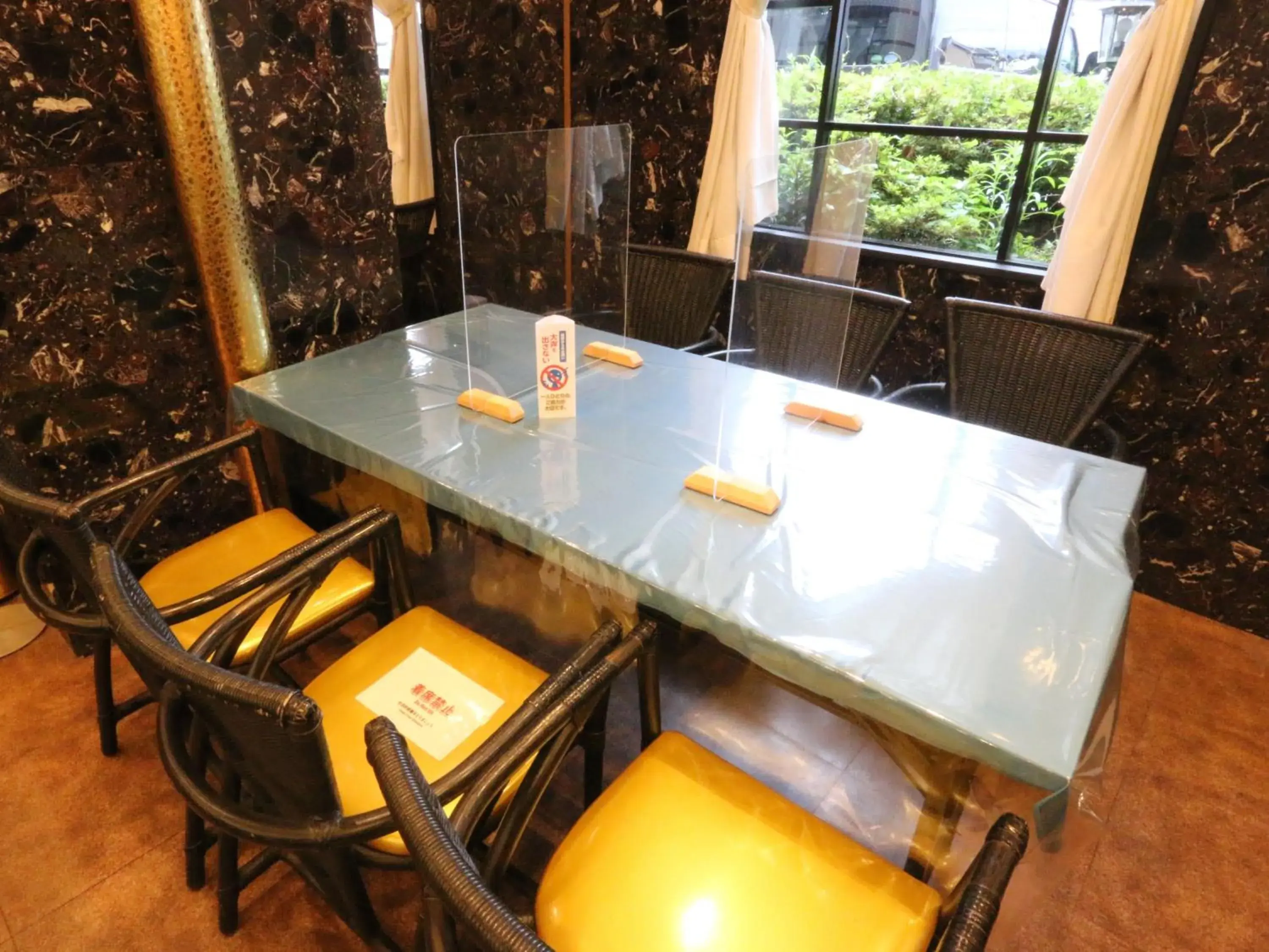 Restaurant/places to eat in Apa Hotel Uozu-Ekimae