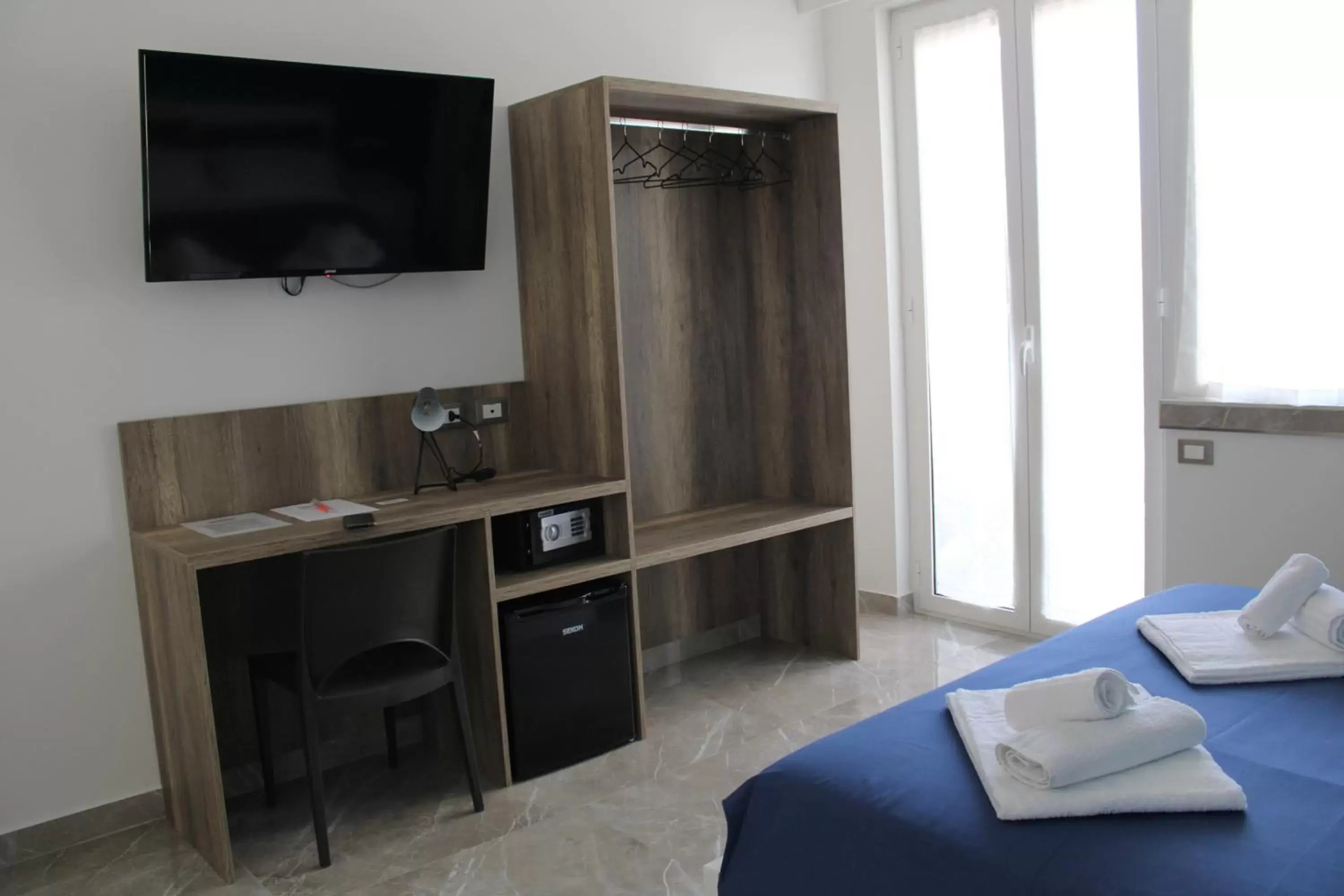 TV and multimedia, TV/Entertainment Center in B&B D'Amari Affittacamere