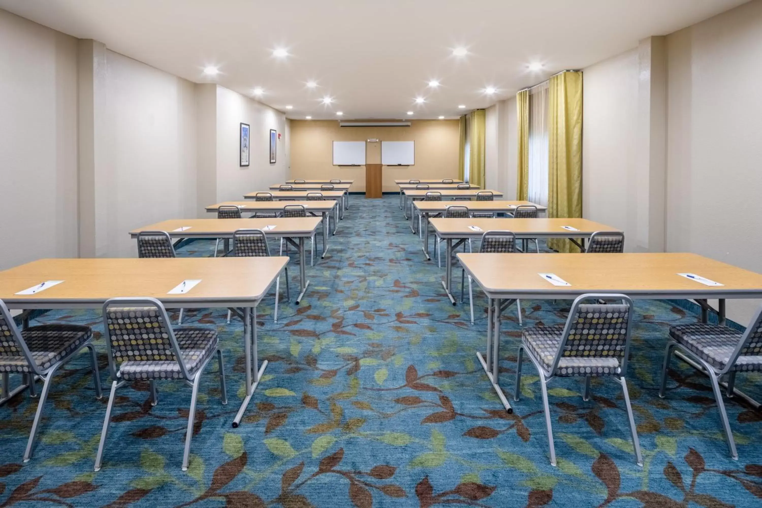 Meeting/conference room in Candlewood Suites Windsor Locks, an IHG Hotel