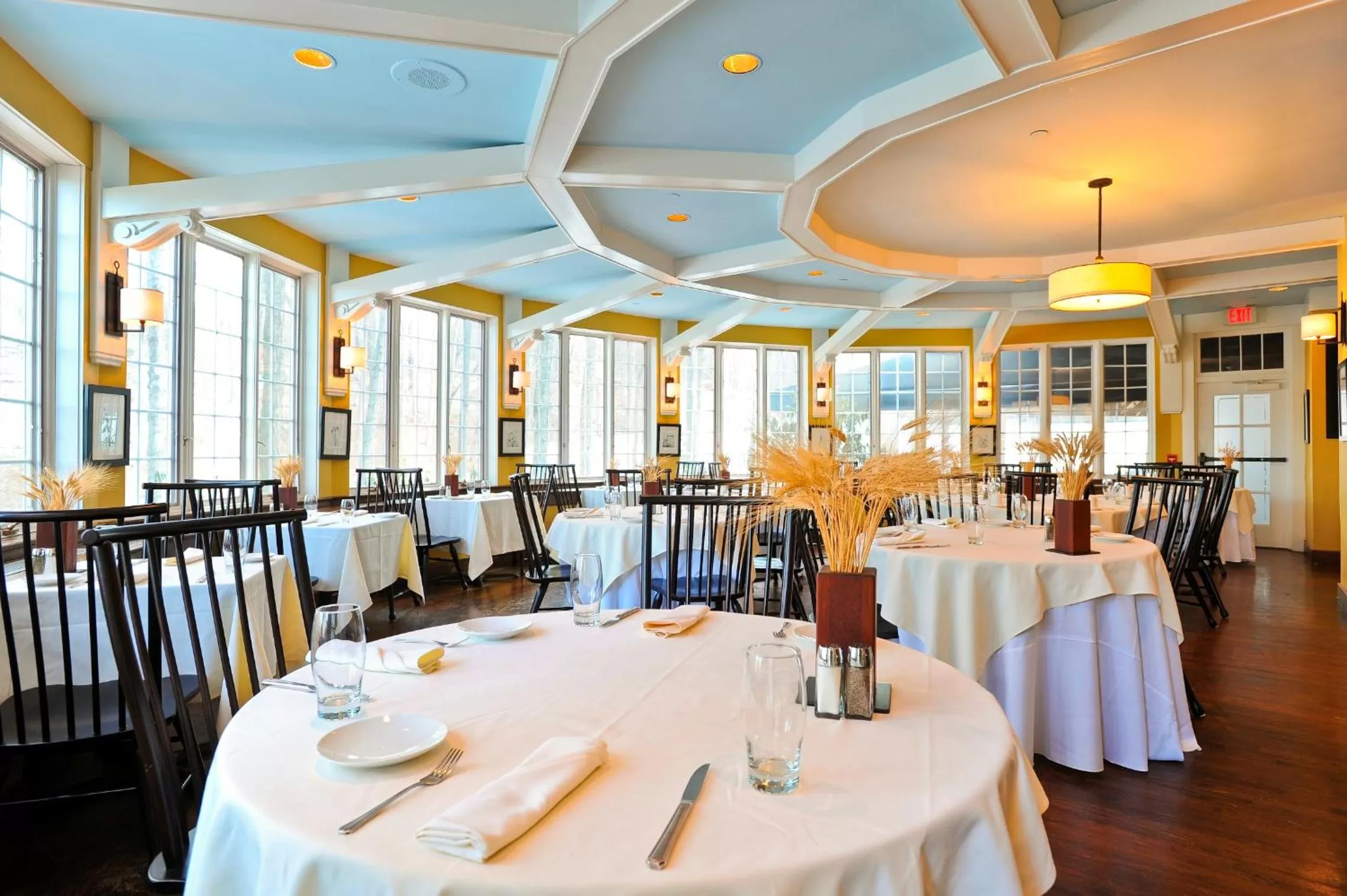 Restaurant/places to eat in Avon Old Farms Hotel