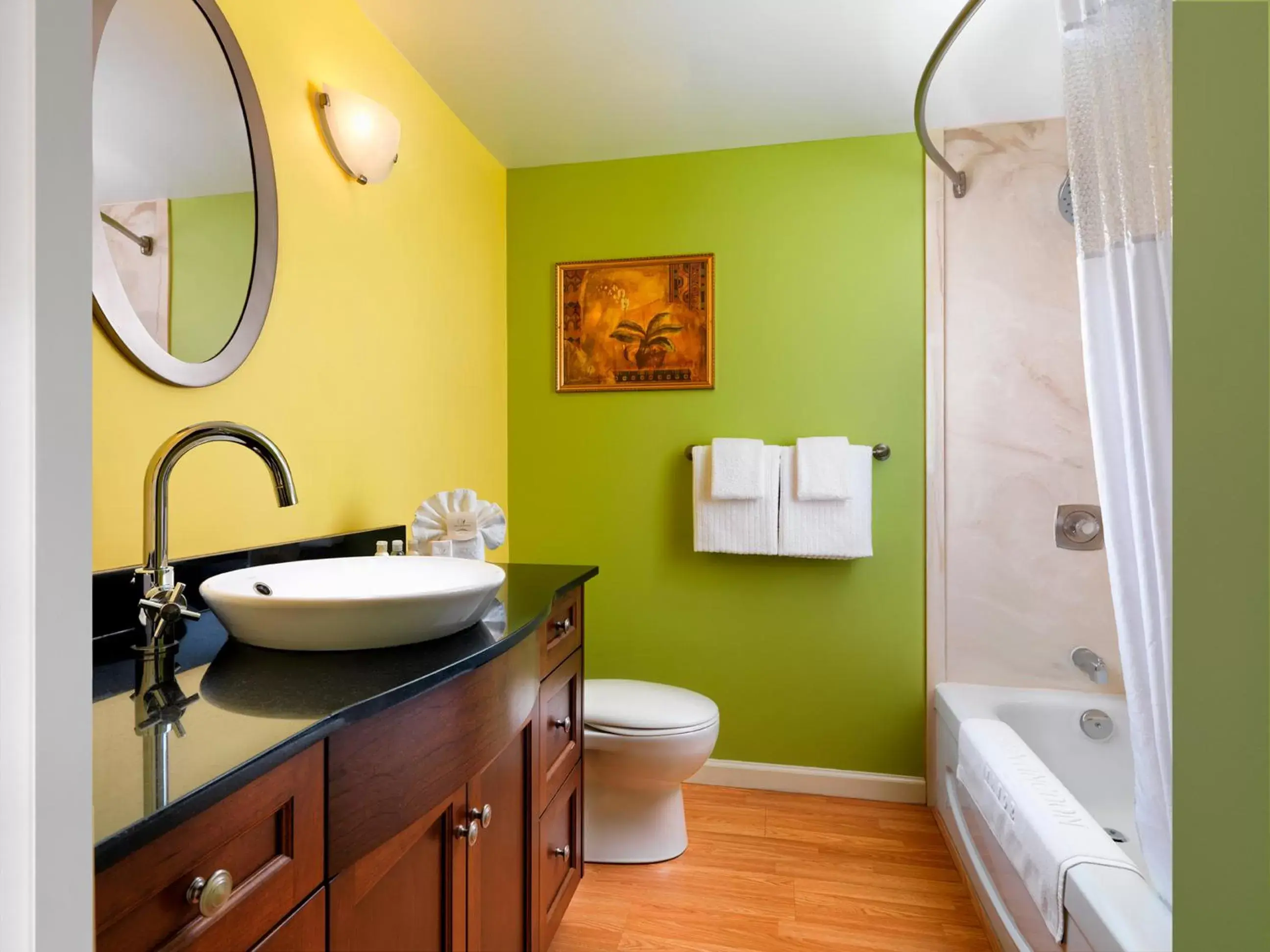 Bathroom in Huntingdon Manor Hotel