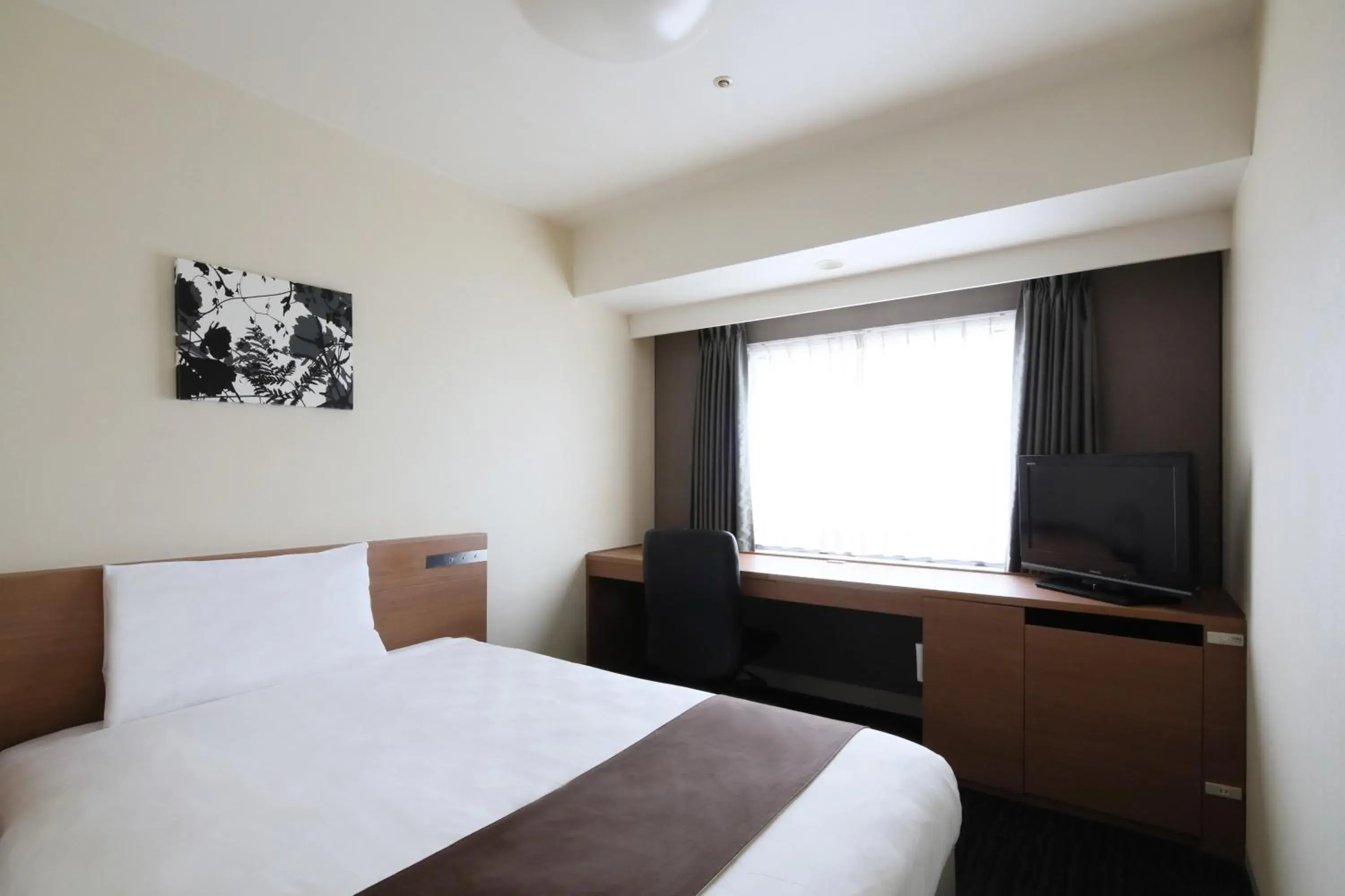 Photo of the whole room, Bed in Hiroshima Tokyu Rei Hotel