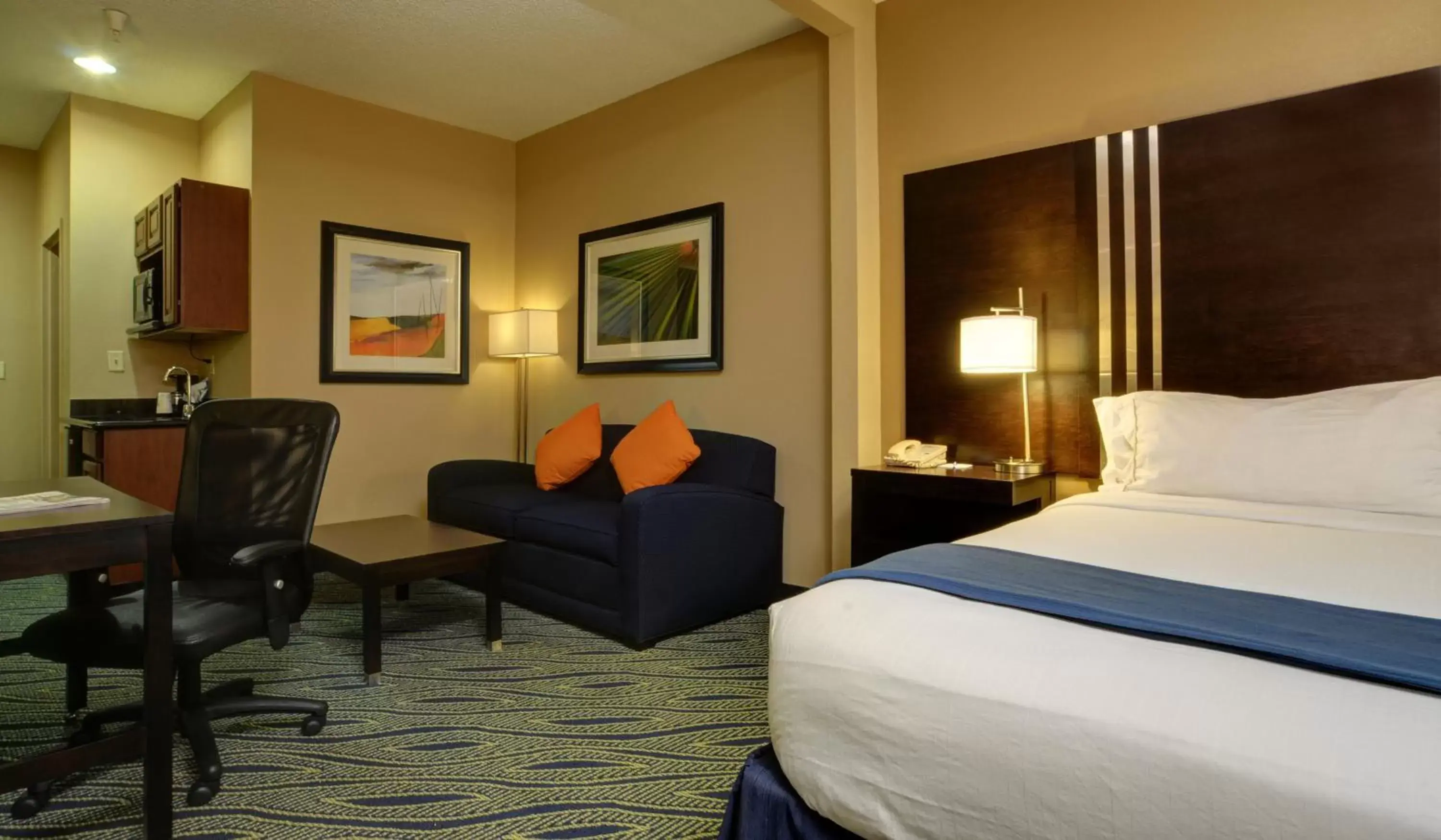 Photo of the whole room in Holiday Inn Express & Suites Midwest City, an IHG Hotel