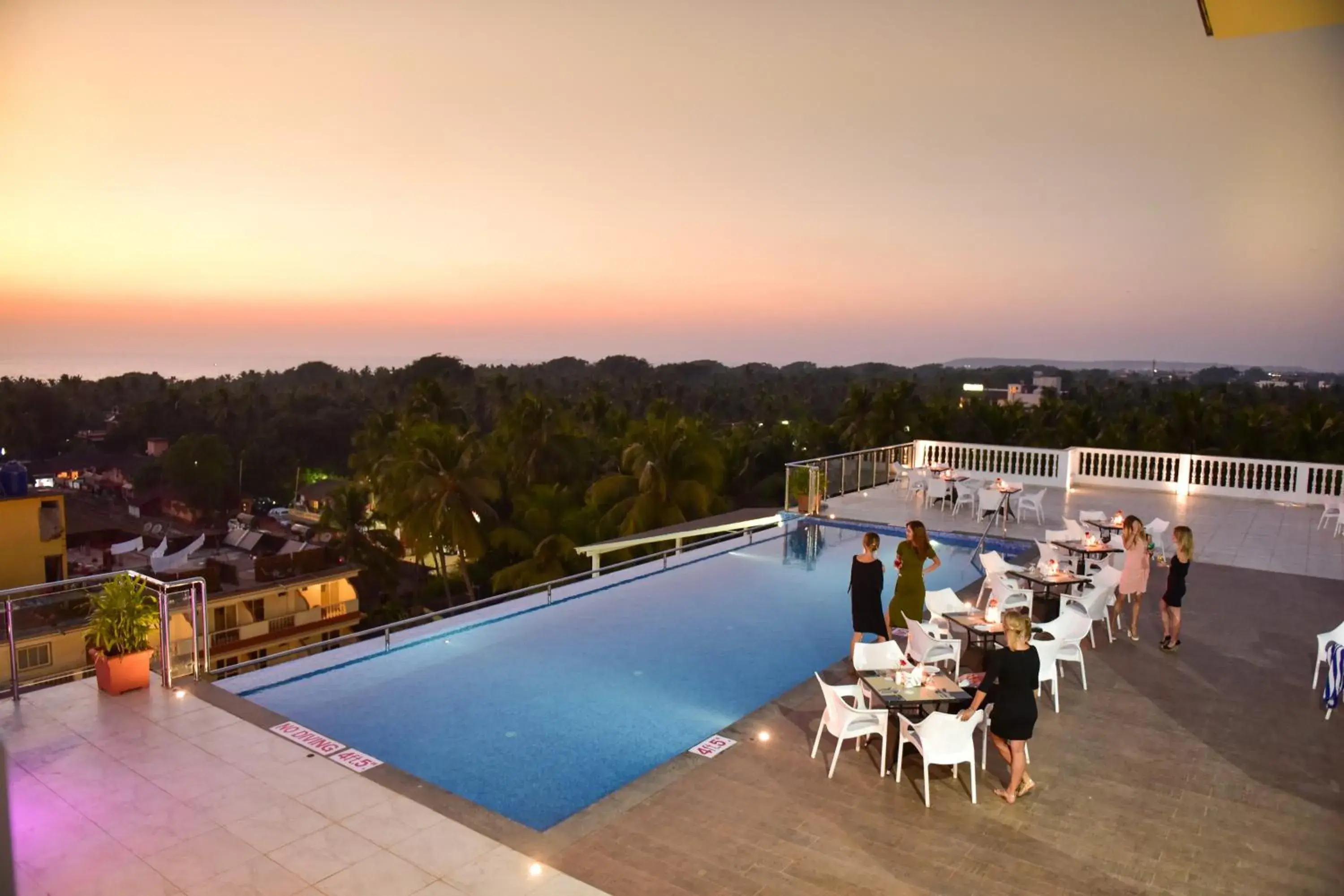 Sea view, Swimming Pool in Silver Sands Serenity