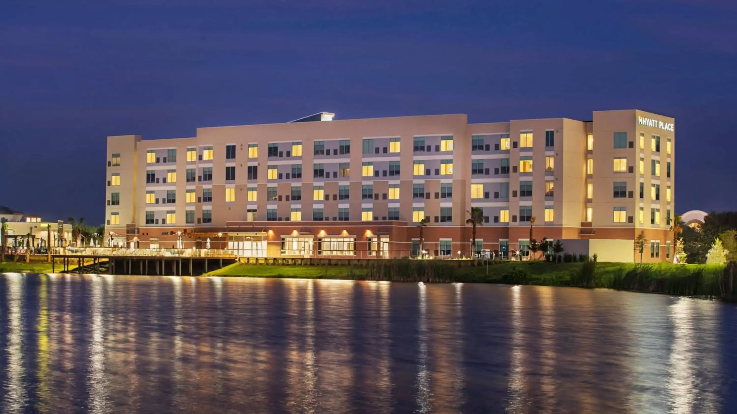 Property building in Hyatt Place Jacksonville St. Johns Town Center Property building in Hyatt Place Jacksonville St. Johns Town Center