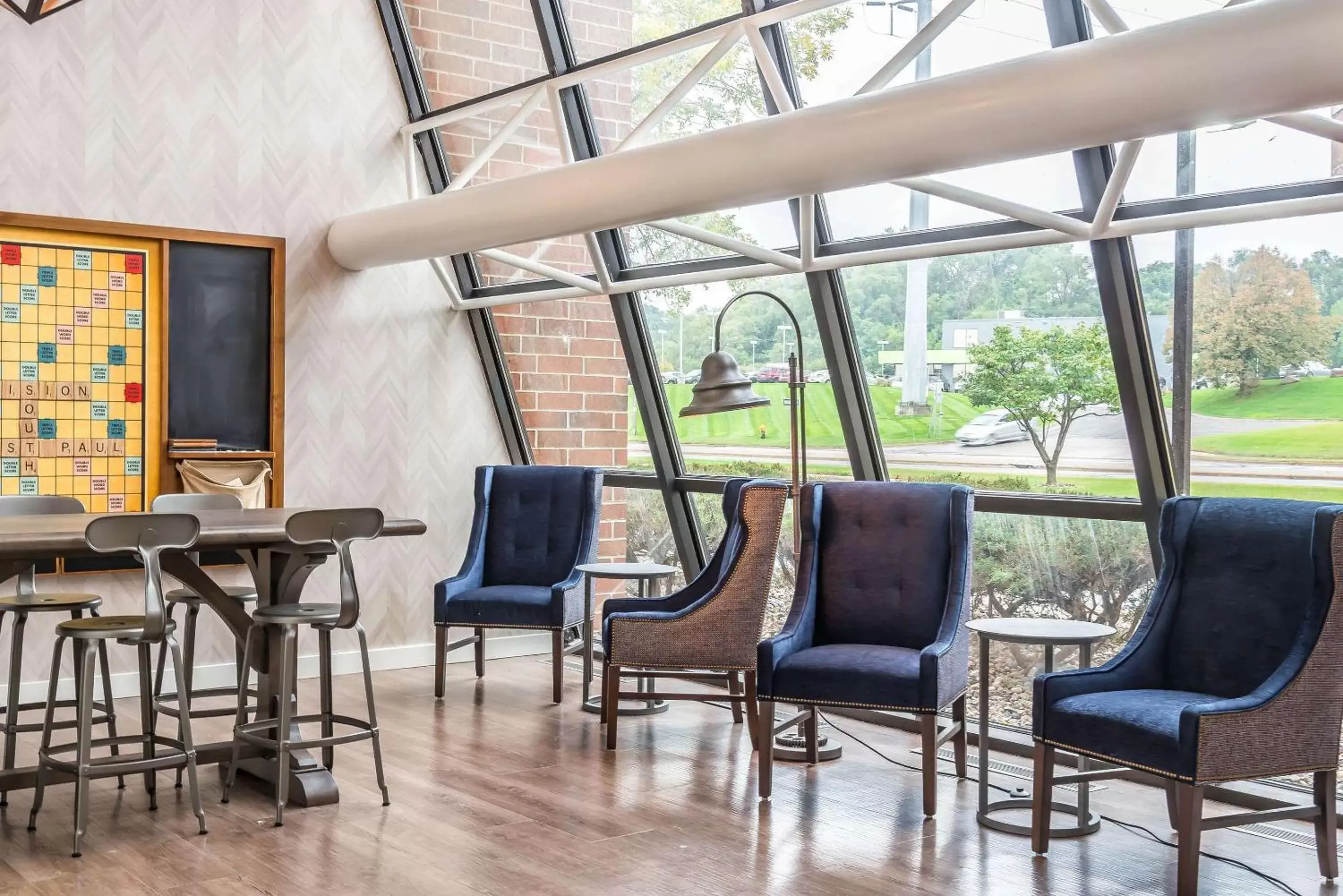 Lobby or reception in enVision Hotel Saint Paul South