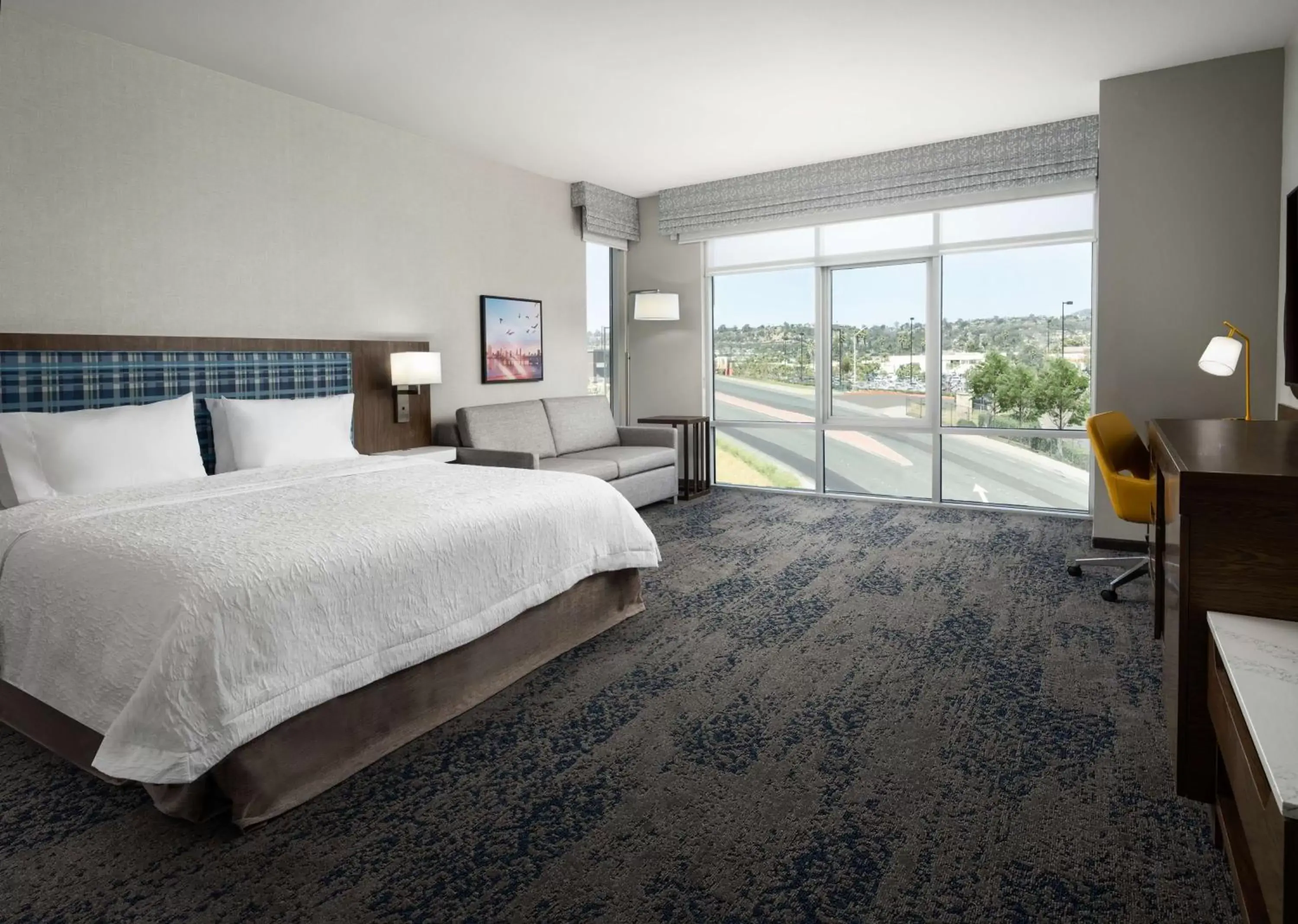 Bed in Hampton Inn & Suites El Cajon San Diego