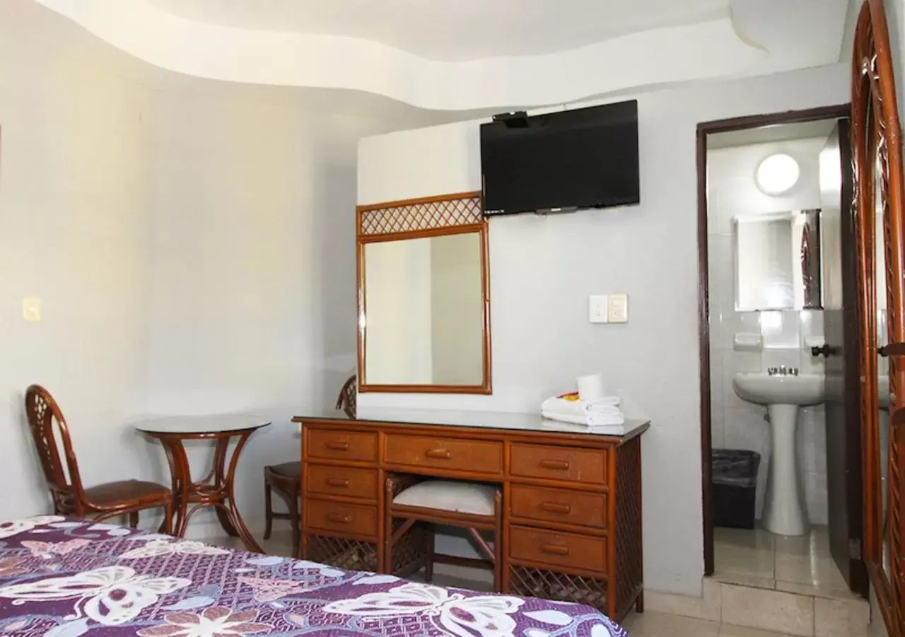 Property building, Bathroom in Hotel Santander Veracruz - Malecon