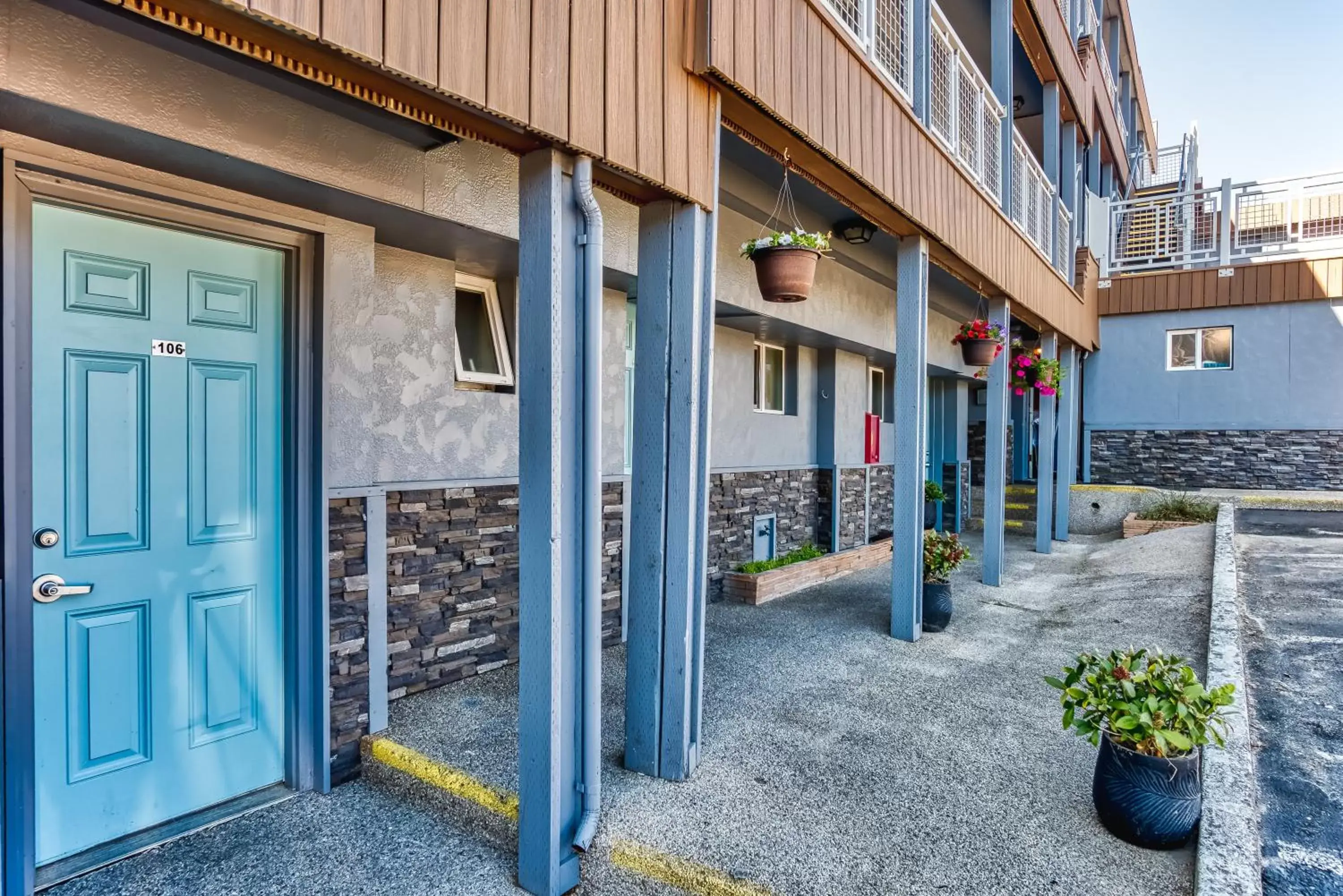 Property building in Seagull Beachfront Inn Property building in Seagull Beachfront Inn