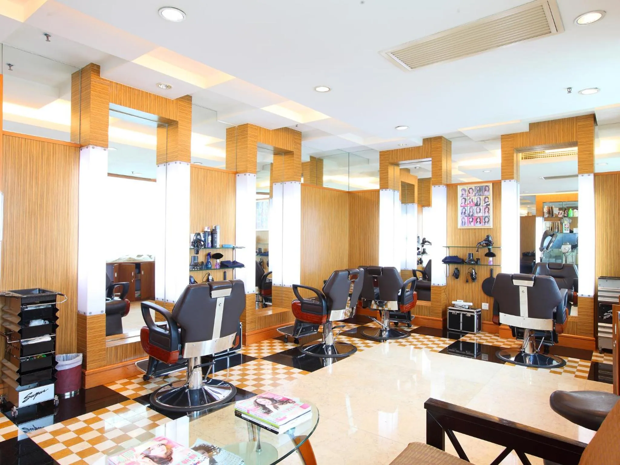 Fitness centre/facilities in Grand International Hotel