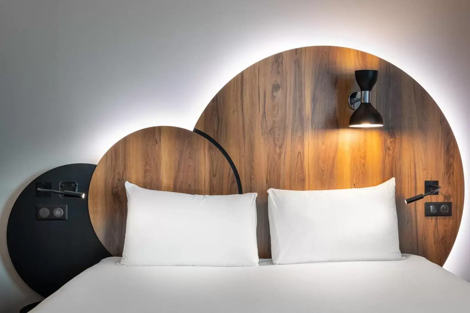 Bedroom, Bed in ibis Styles Paris Meteor Avenue d'Italie