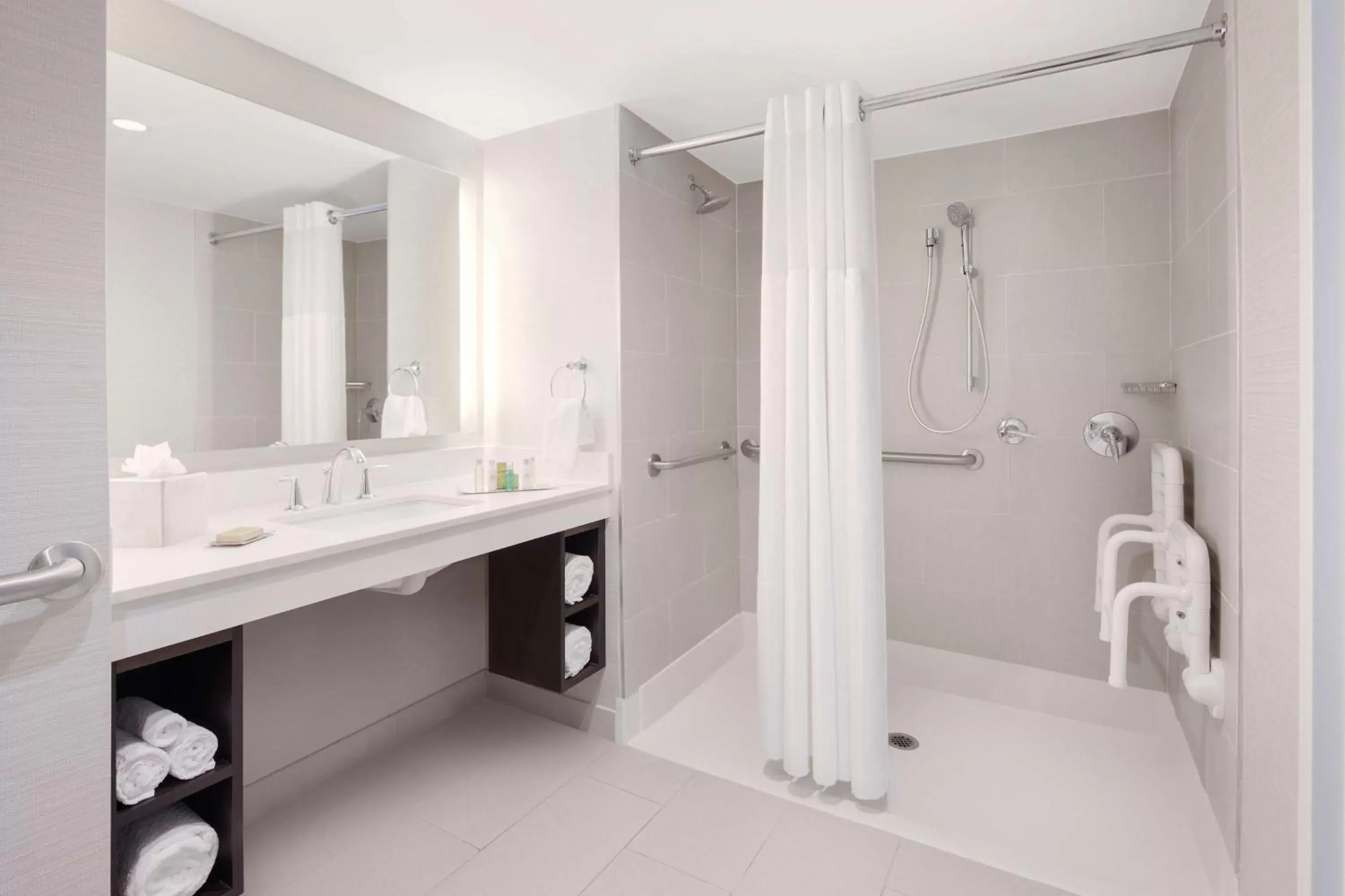 Bathroom in DoubleTree by Hilton Hotel Deerfield Beach - Boca Raton
