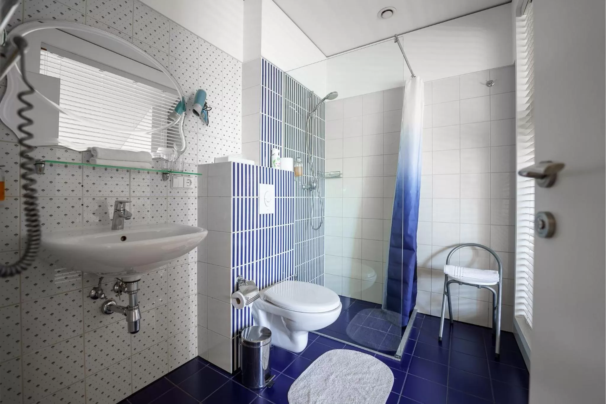 Bathroom in Moon Garden Old Town Hotel