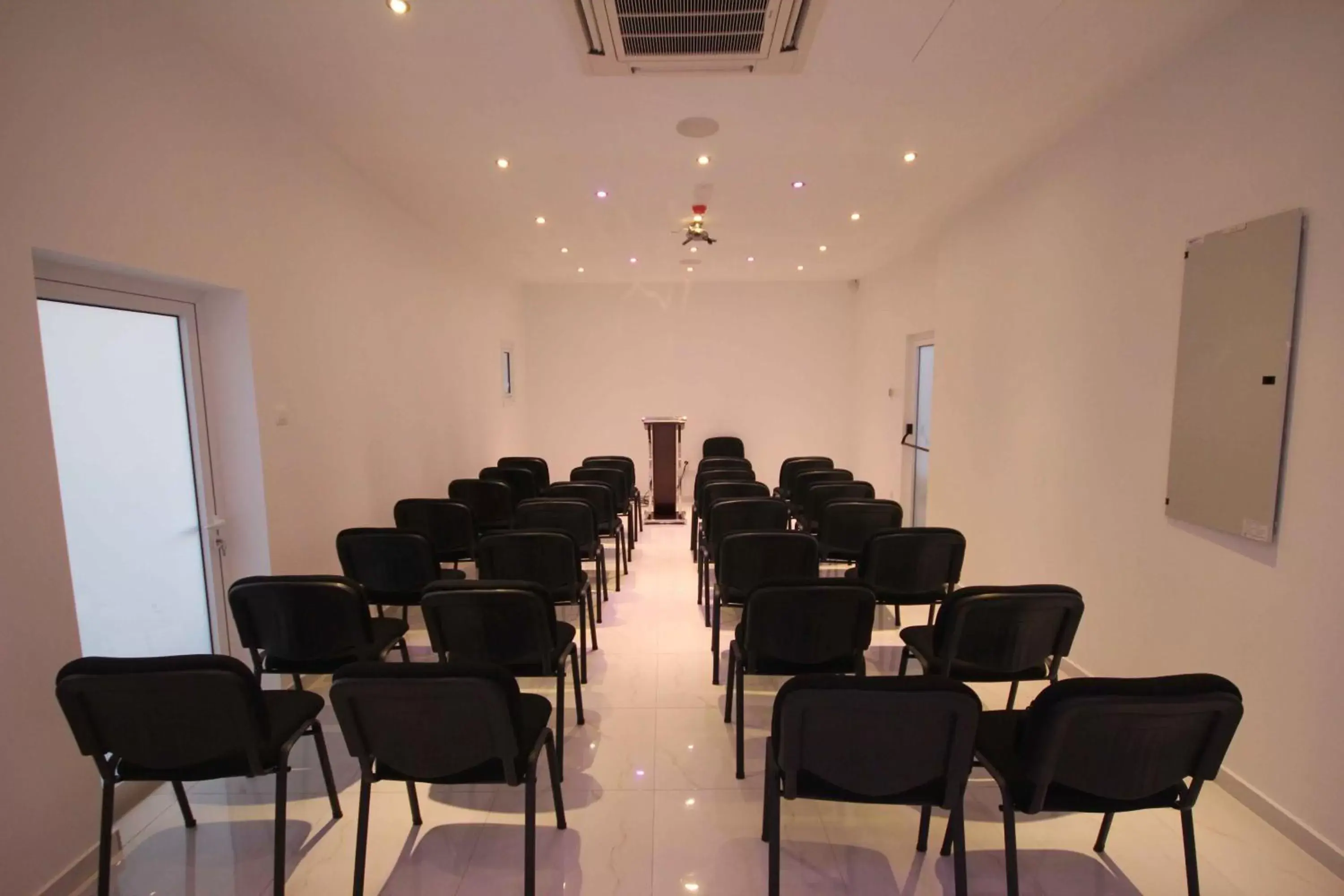 Business facilities in Achilleos City Hotel