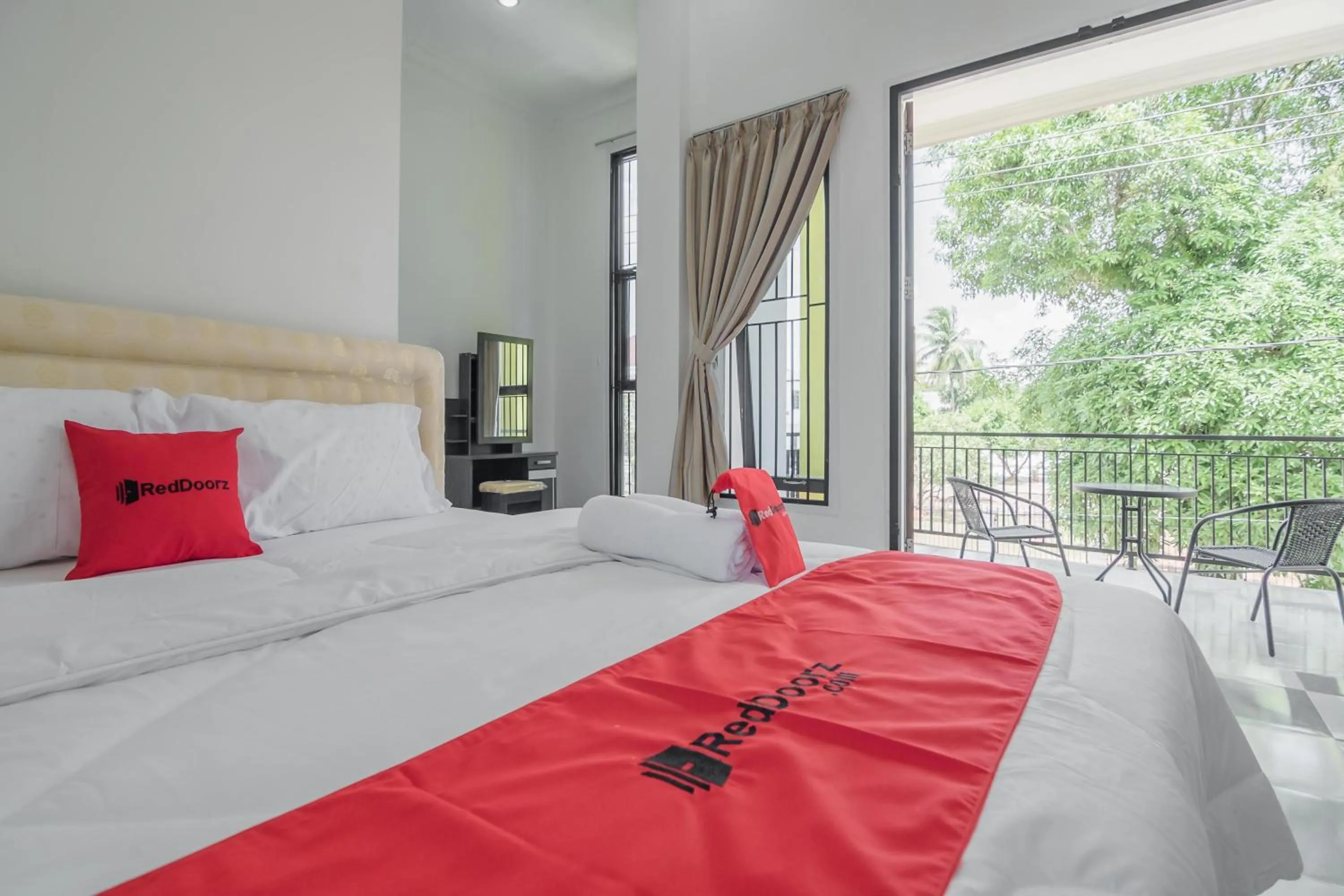 Bedroom, Bed in RedDoorz near Sultan Thaha Airport Jambi