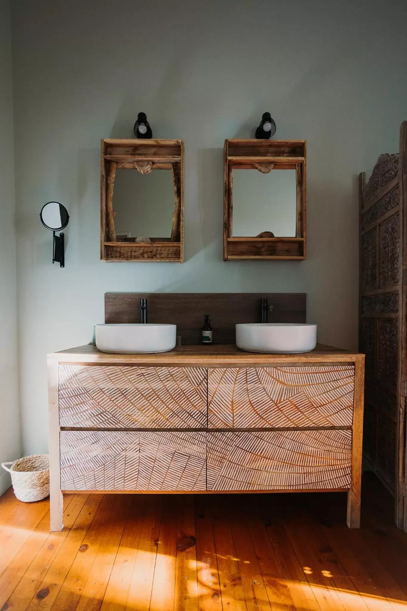 Double Room with Private Bathroom in Château de Neyran chambre d'hôtes & Spa Double Room with Private Bathroom in Château de Neyran chambre d'hôtes & Spa