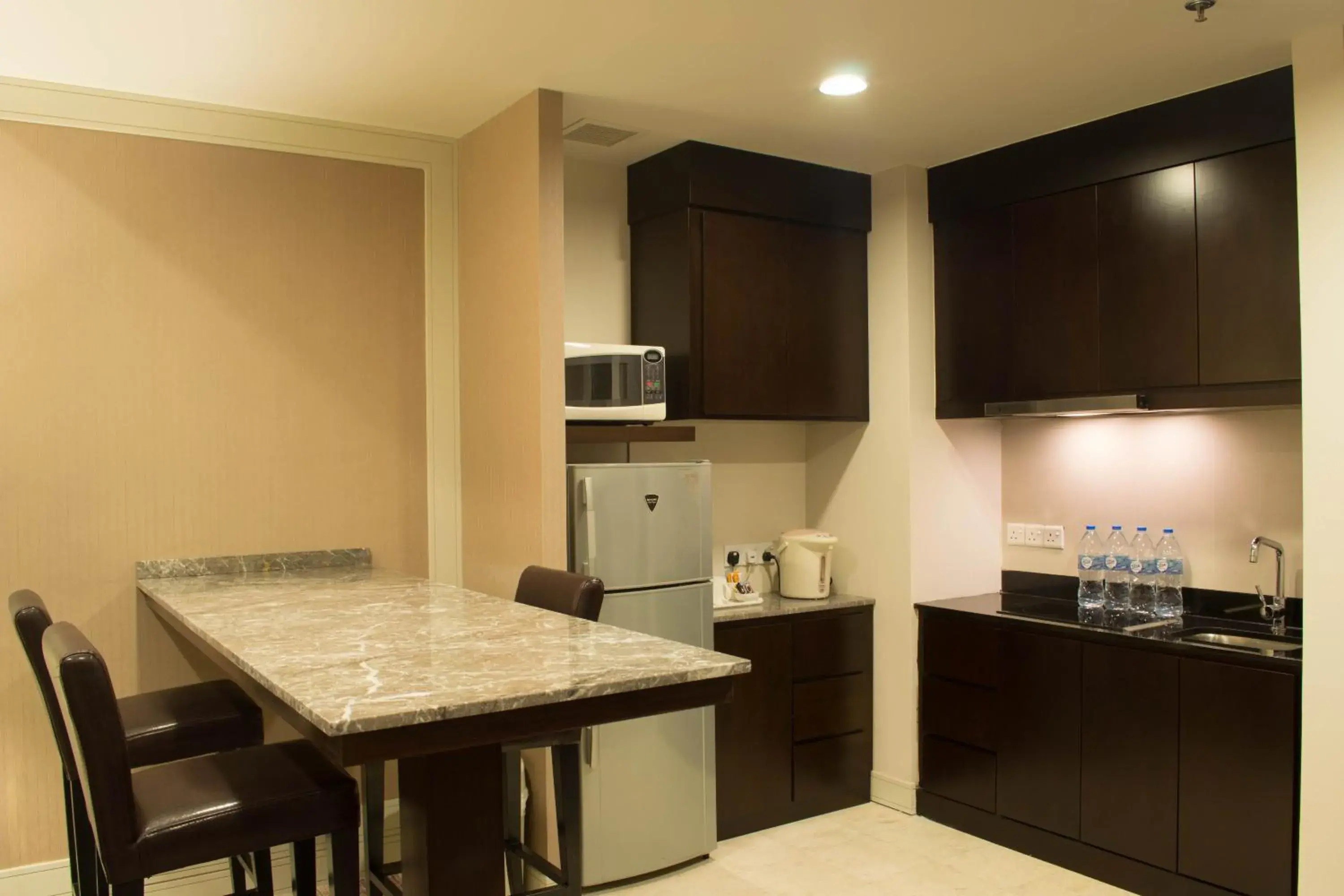 Kitchen/Kitchenette in I Hotel