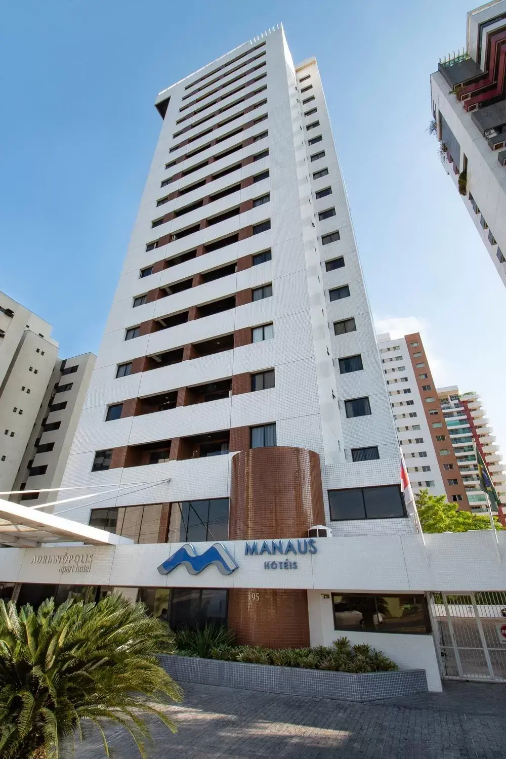 Property Building in Hotel Adrianópolis All Suites