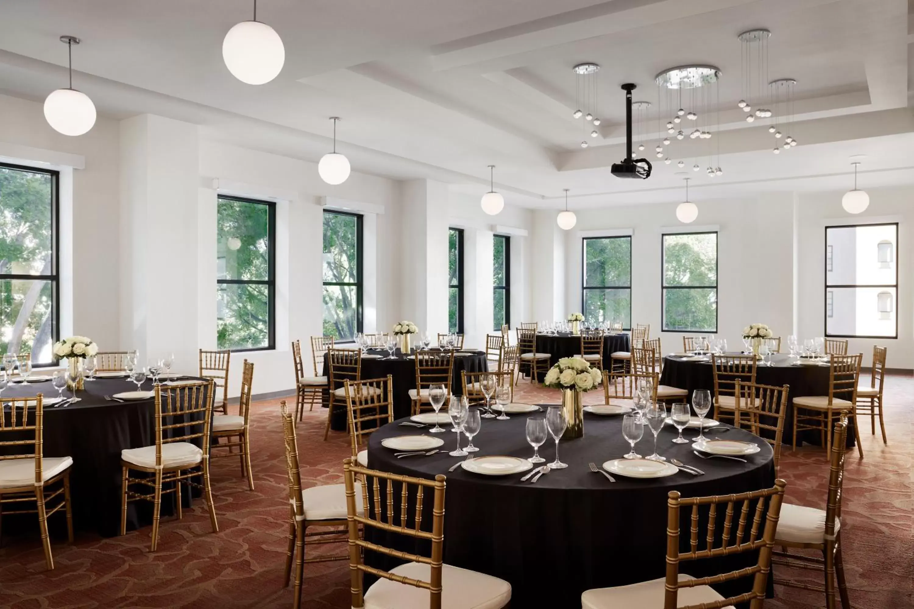 Meeting/conference room, Restaurant/Places to Eat in Pasadena Hotel & Pool