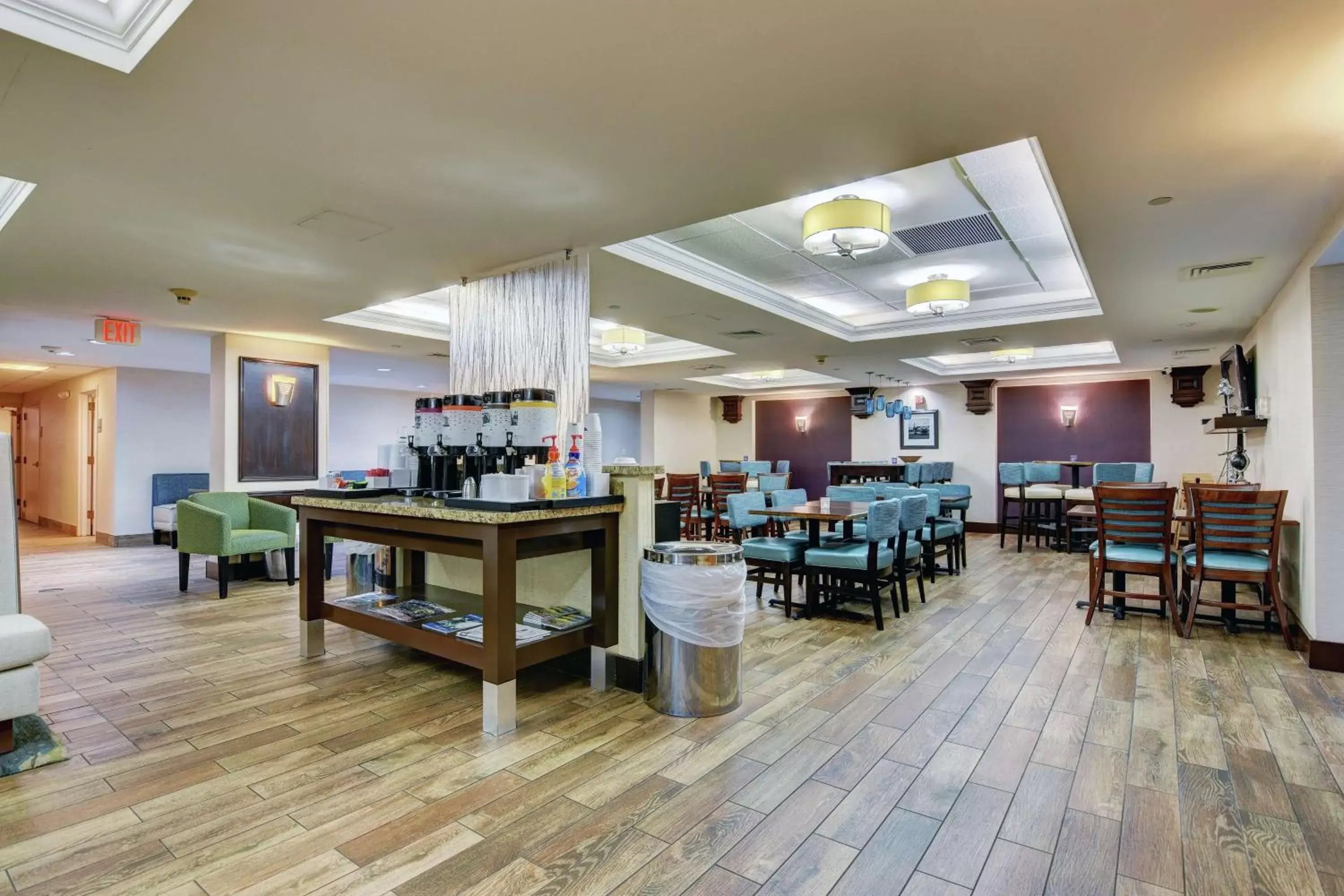 Dining area, Restaurant/Places to Eat in Hampton Inn Portsmouth Central