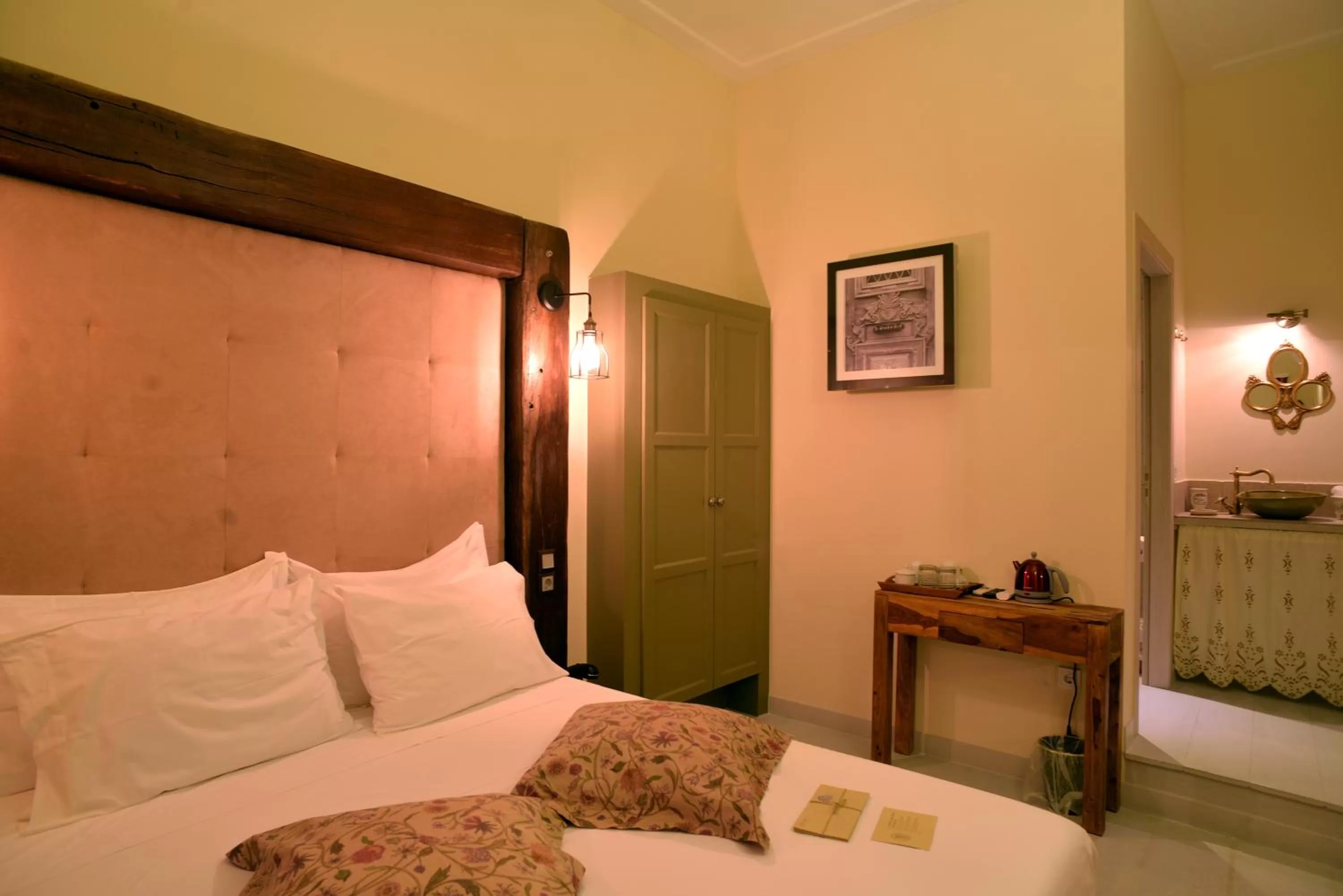 Bed in 1901 Hermoupolis