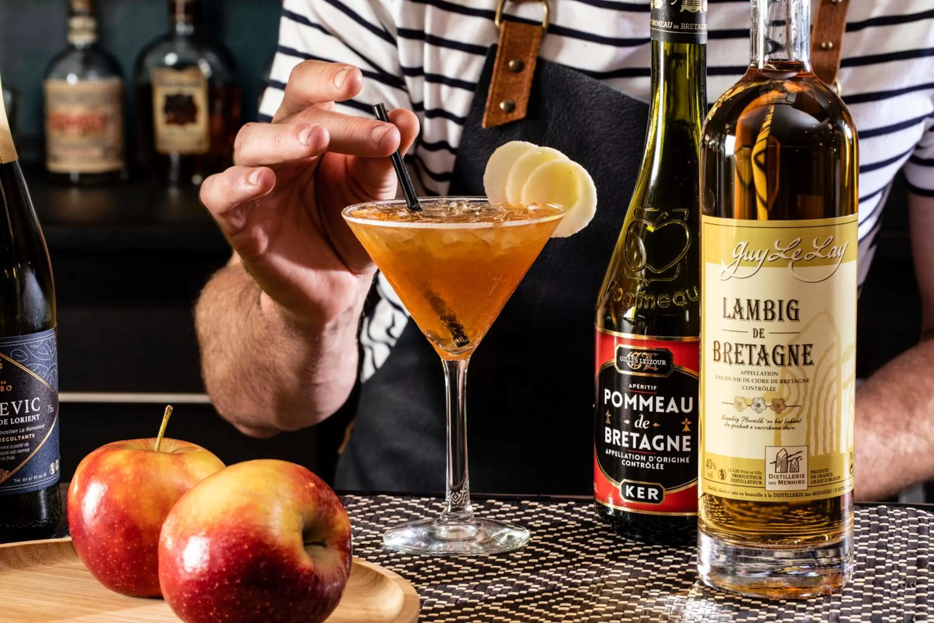 Lounge or bar in Best Western Plus Hotel les Rives du Ter