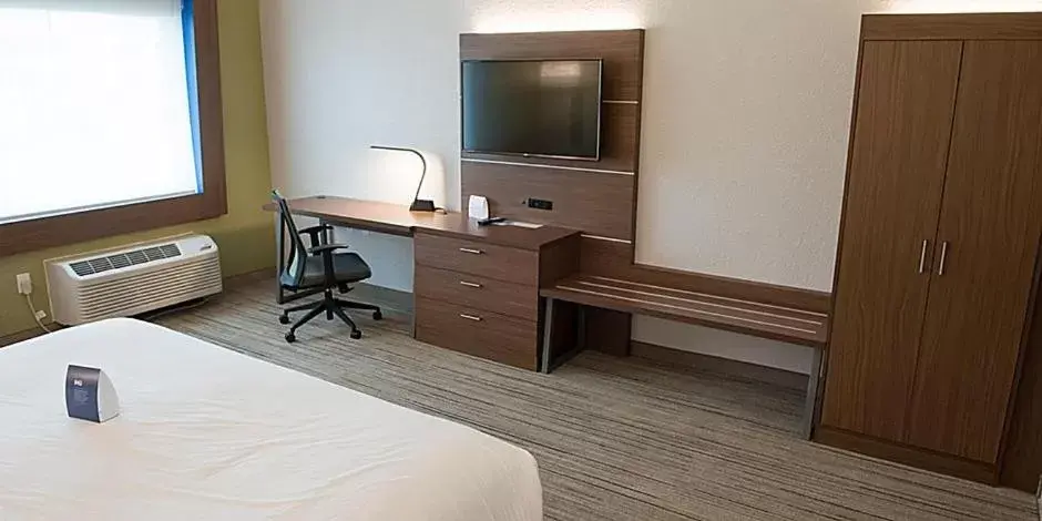 TV/Entertainment Center in Holiday Inn Express & Suites Dayton North - Vandalia, an IHG Hotel