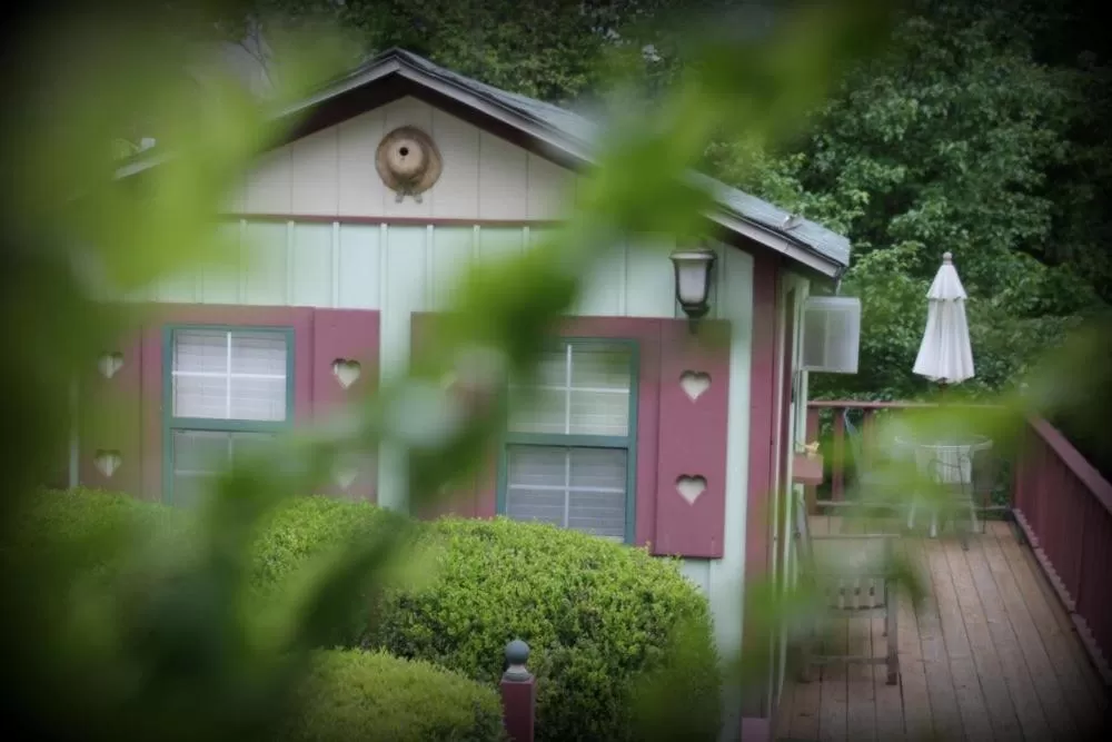 Property Building in Hidden Springs Bed and Breakfast