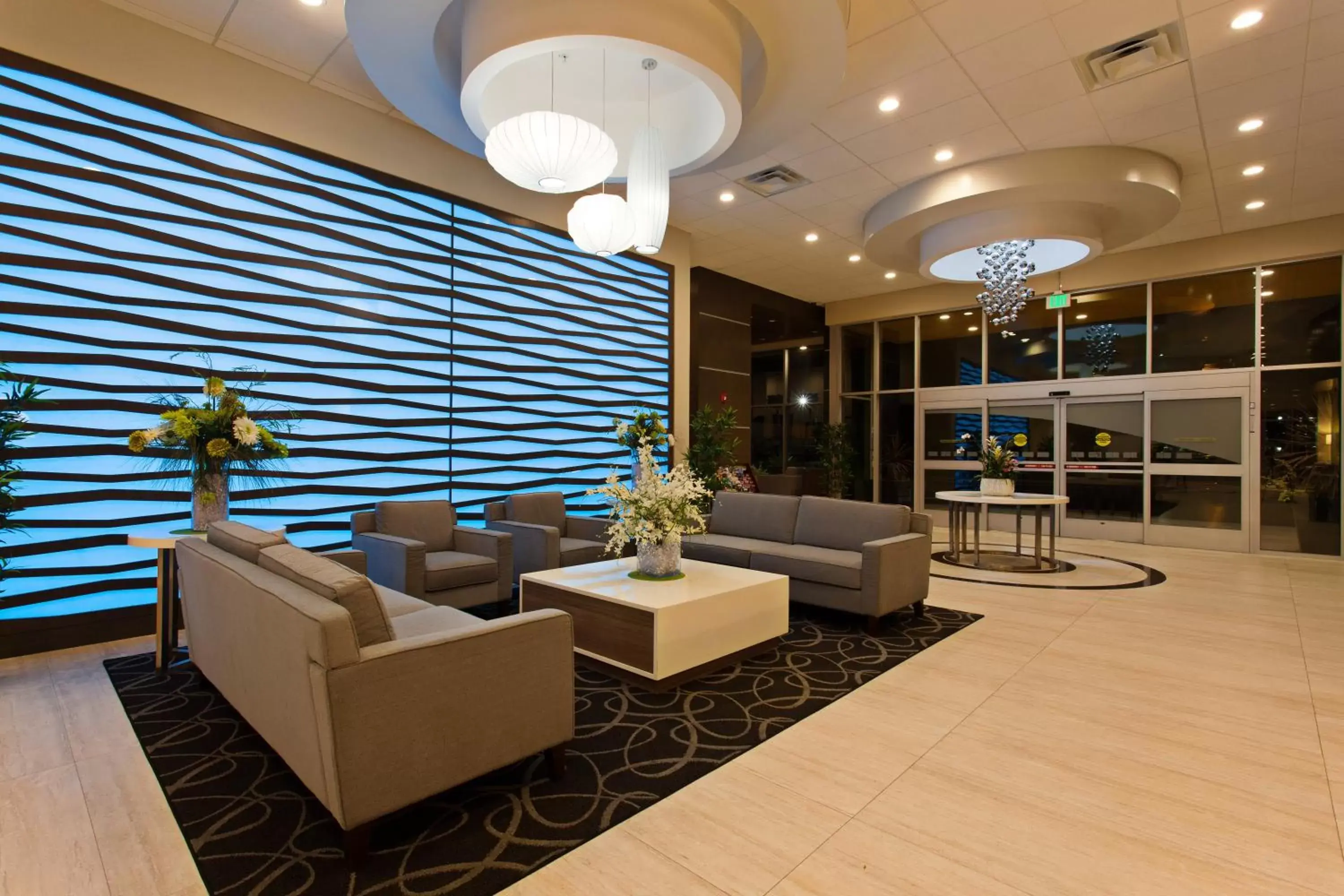 Property building, Lobby/Reception in Holiday Inn Express North Hollywood - Burbank Area, an IHG Hotel