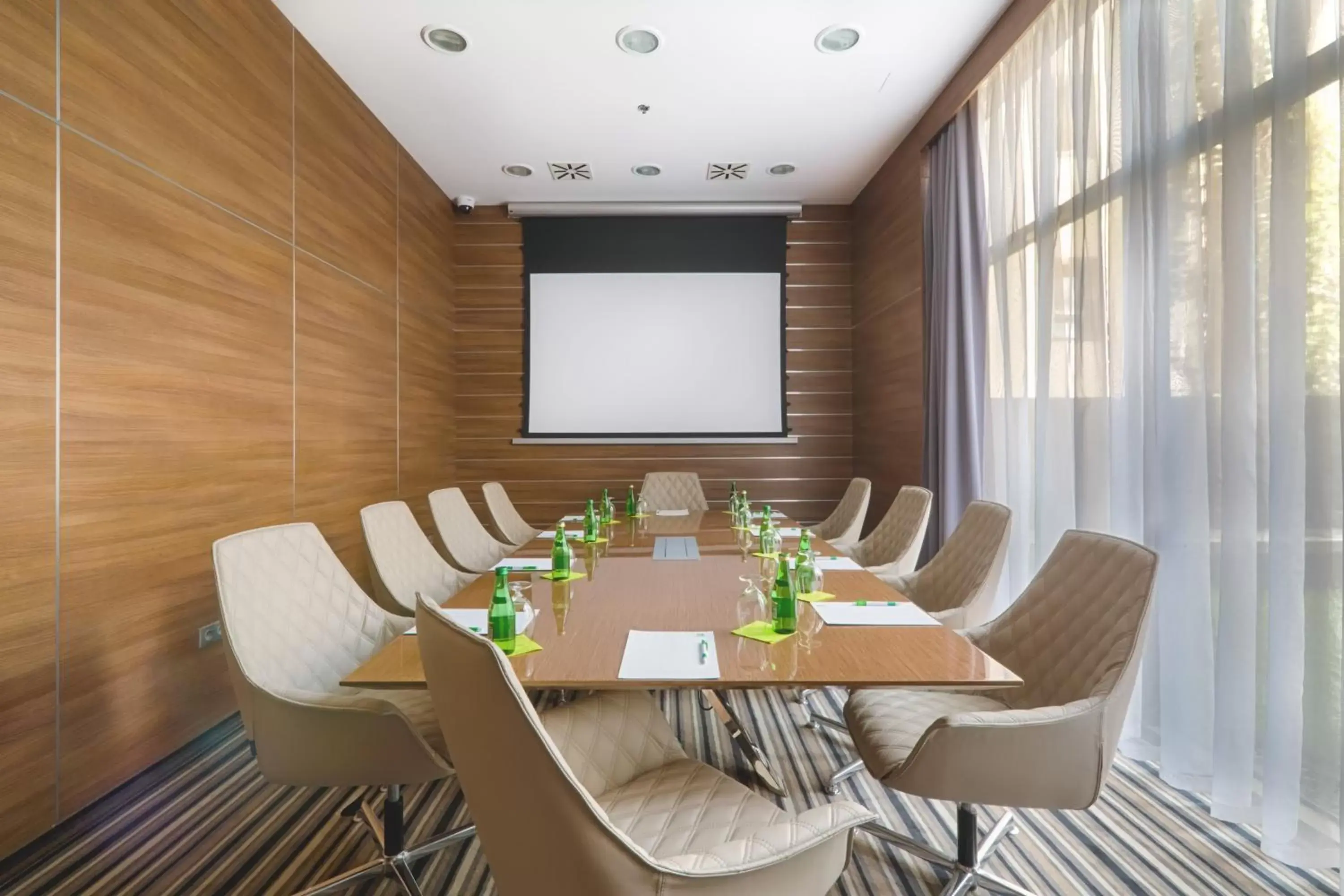 Meeting/conference room in Holiday Inn Krakow City Centre, an IHG Hotel