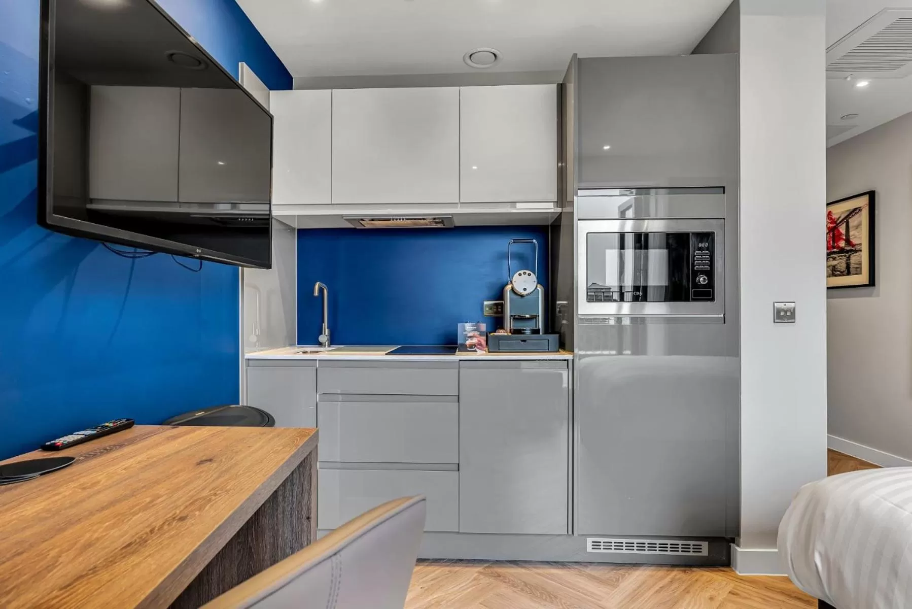 Kitchen or kitchenette in Roomzzz Edinburgh