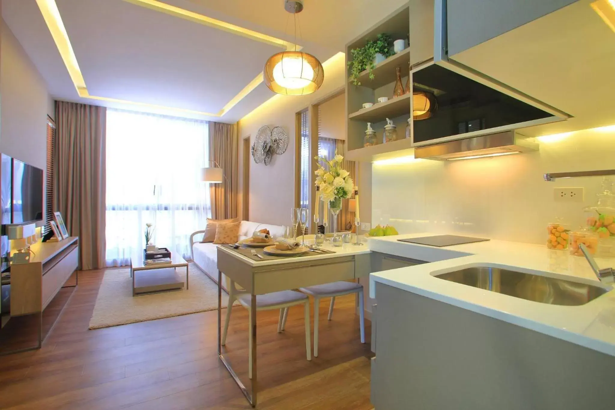 Living room, Kitchen/Kitchenette in Phu Dahla Residences