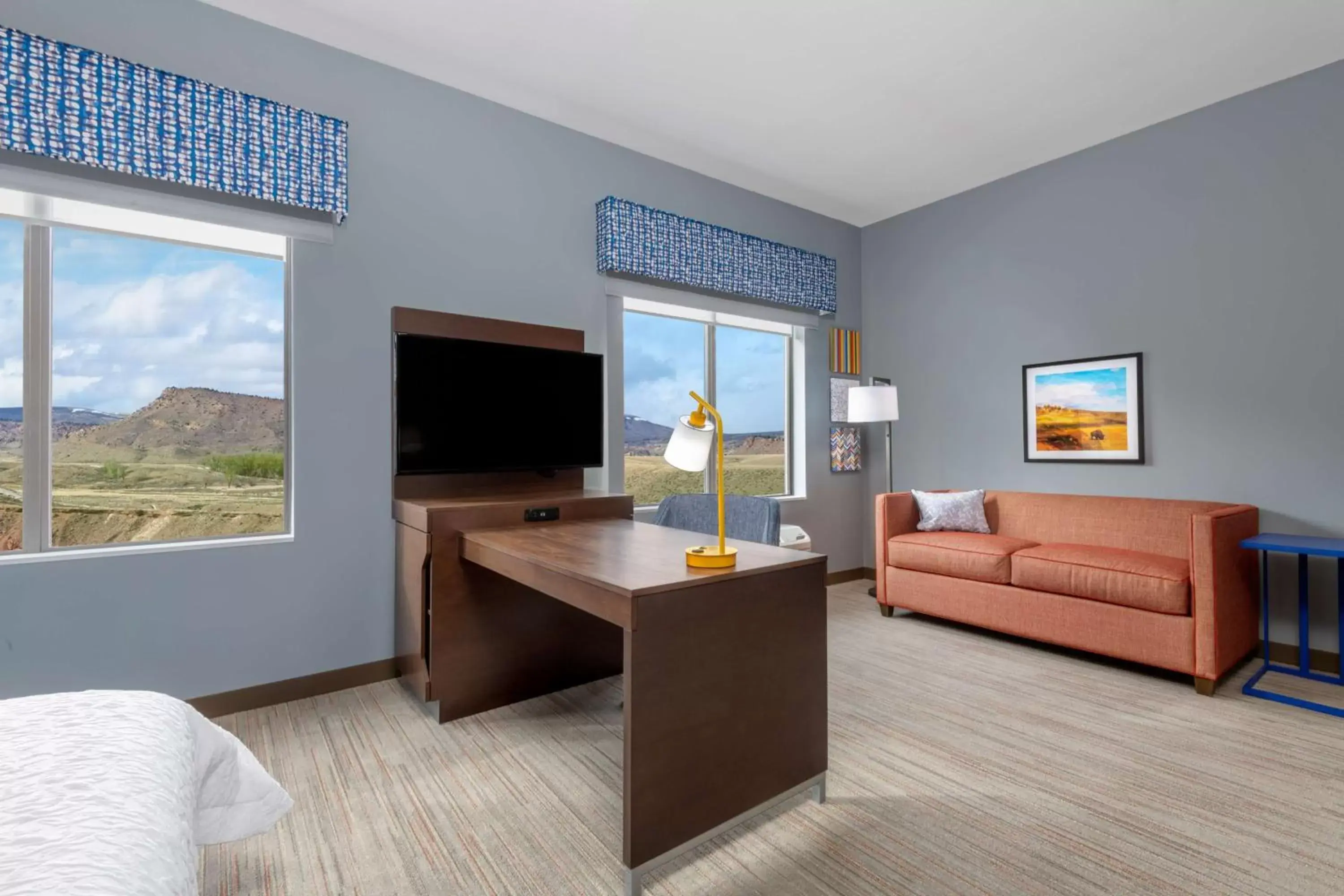 Bedroom, Seating Area in Hampton Inn & Suites Cody, Wy