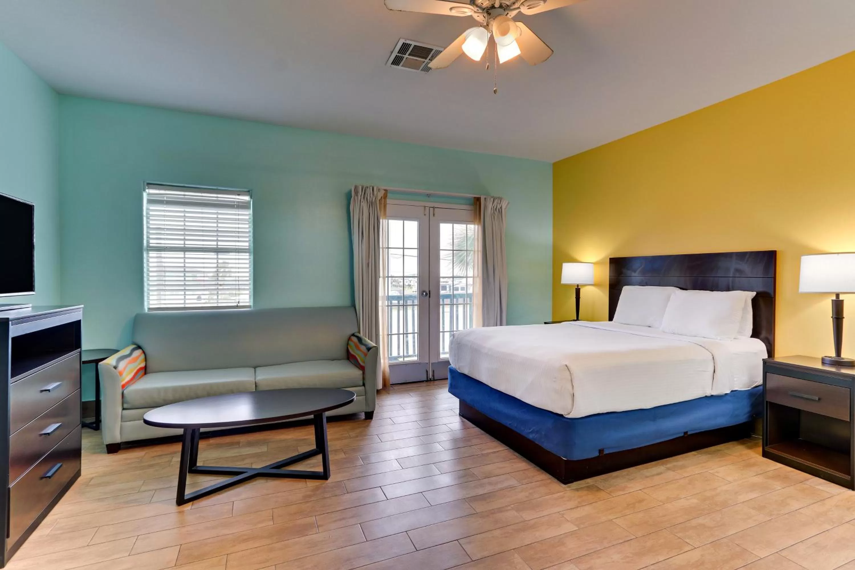 Bed in Island Hotel Port Aransas