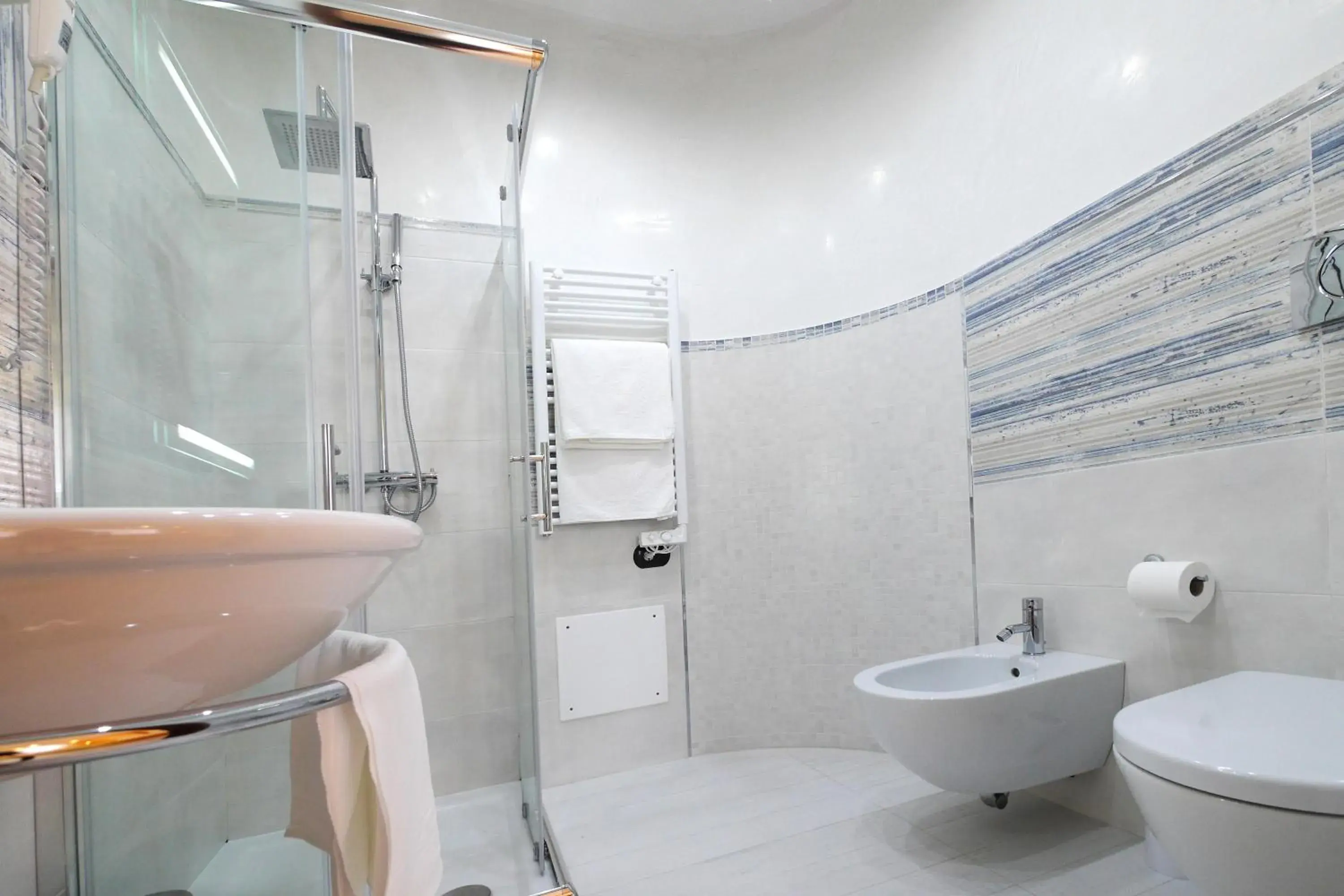 Bathroom in Hotel Mediterraneo