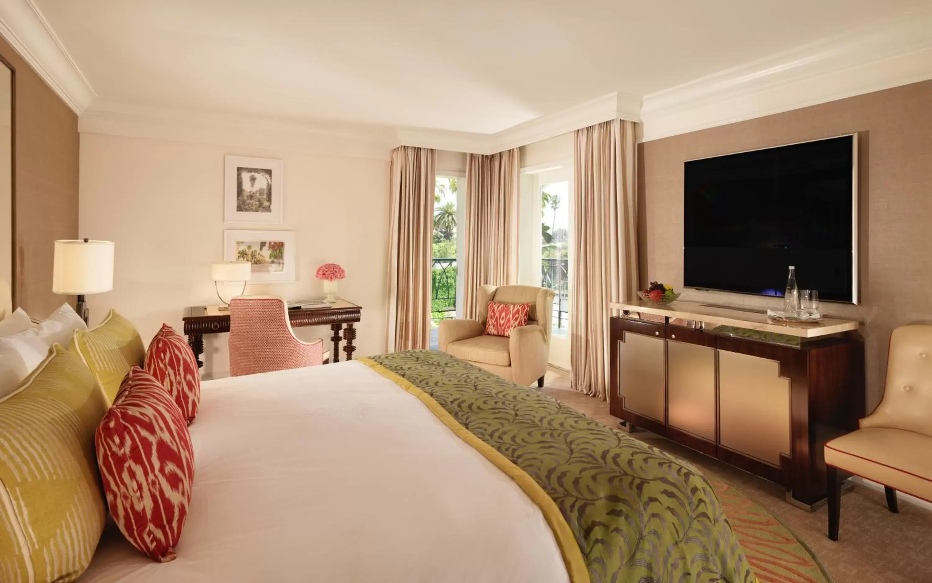 Superior King Room with Balcony in The Beverly Hills Hotel - Dorchester Collection