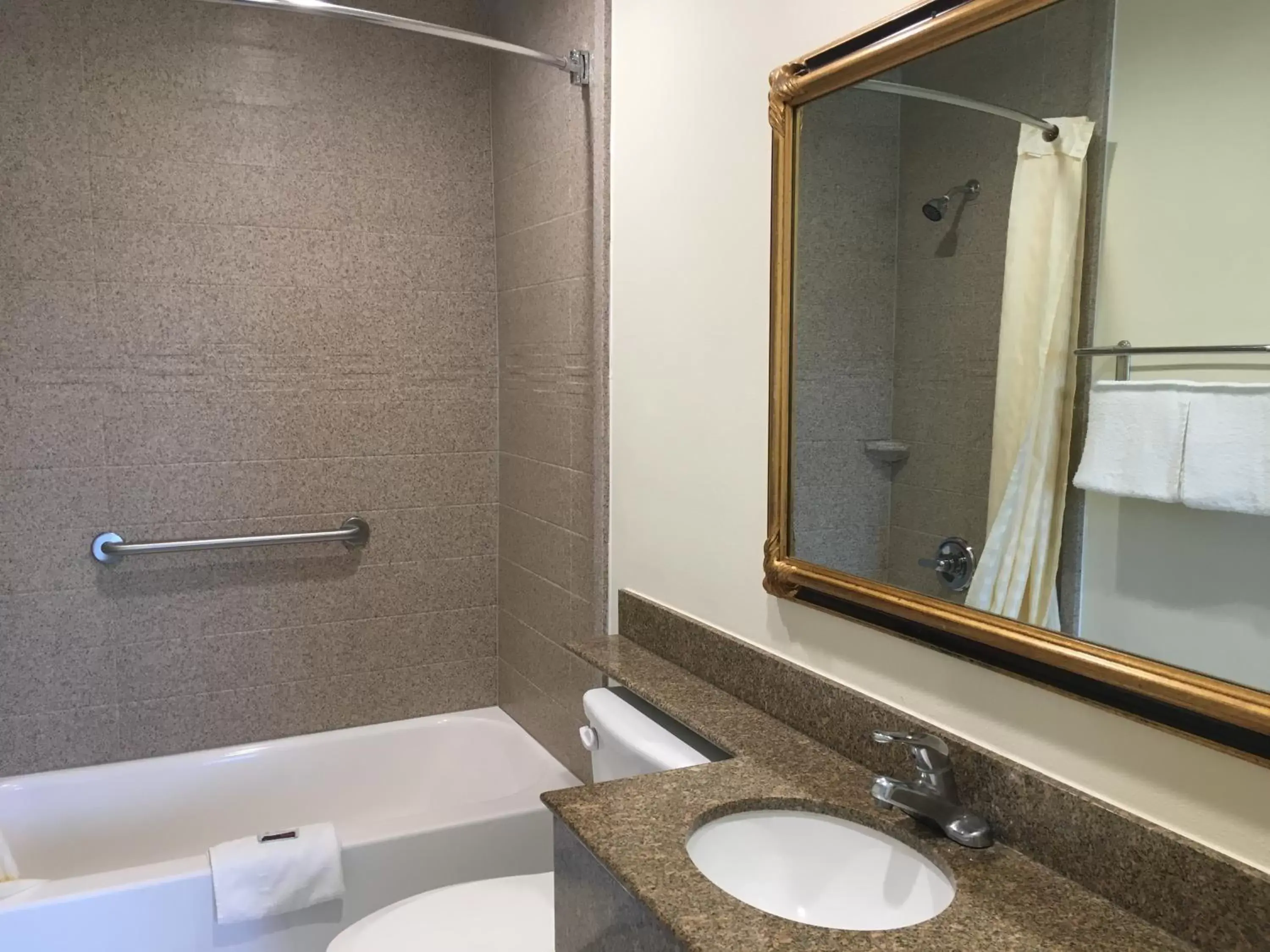 Shower, Bathroom in Simply Home Inn & Suites - Riverside