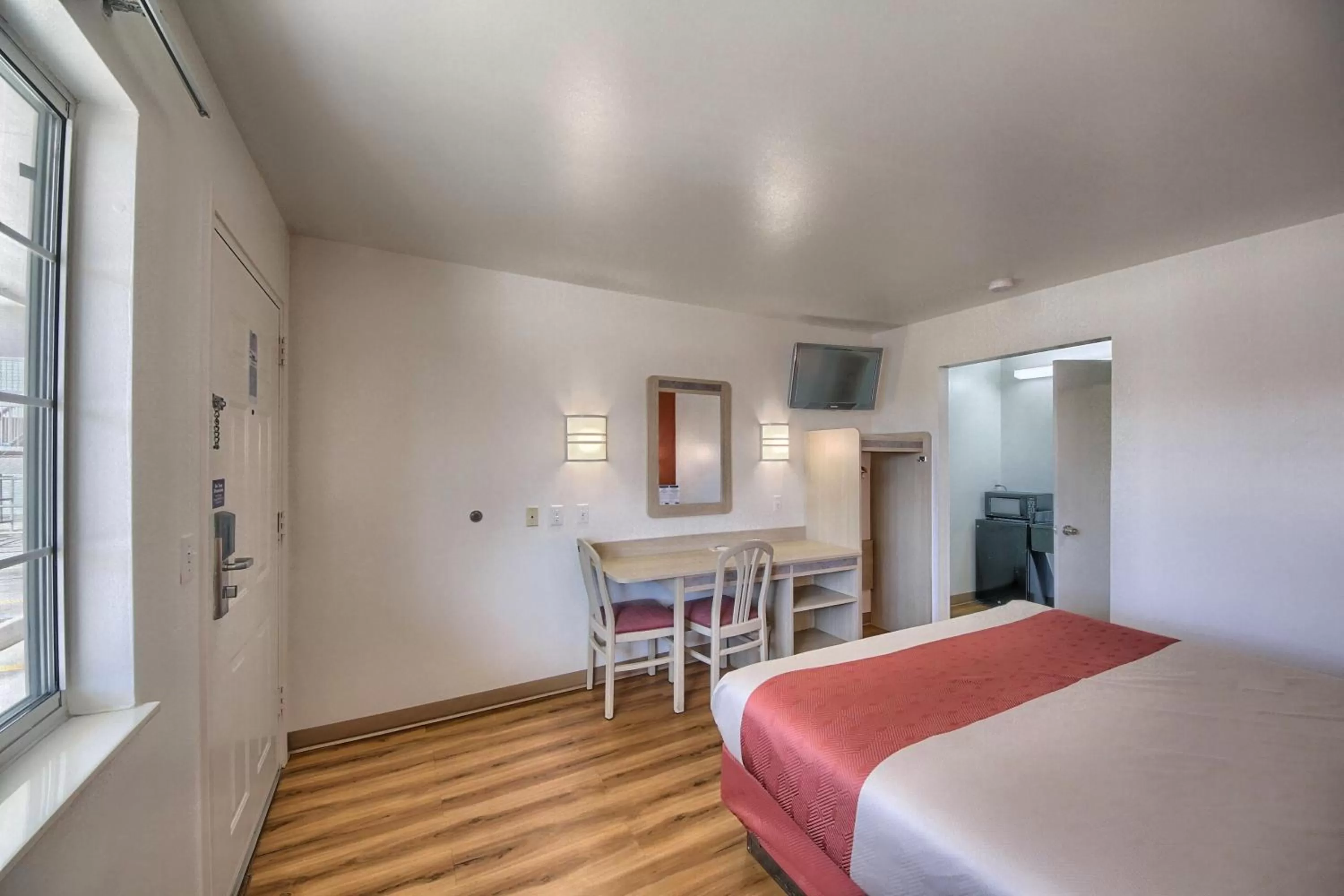 Bathroom, Bed in Motel 6-Kerrville, TX