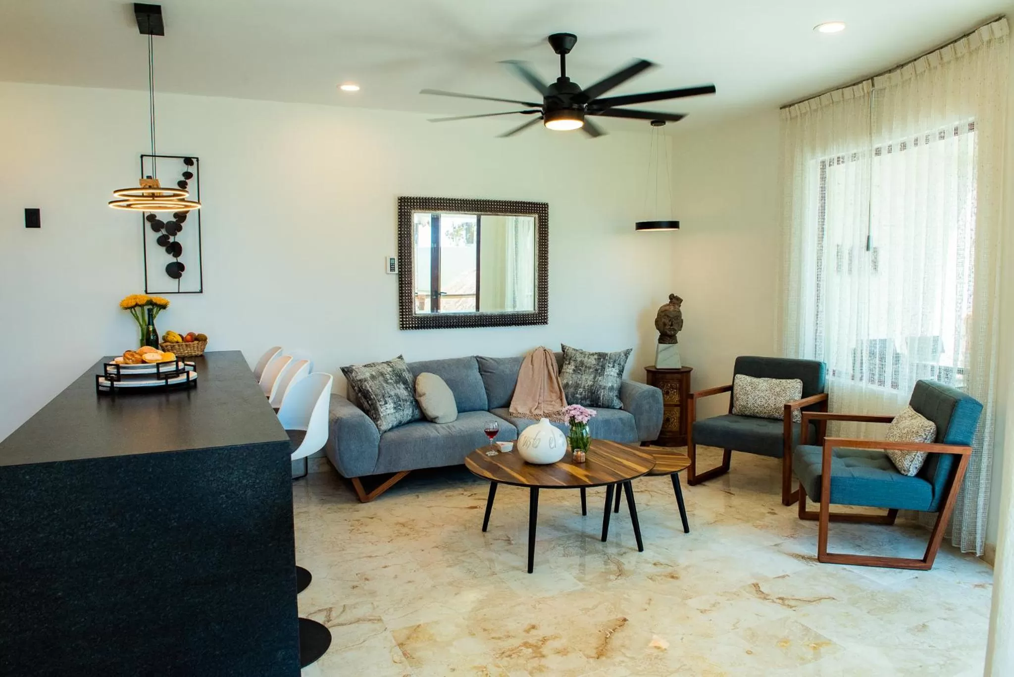 Living room in Maya Villa Condo Hotel and Beachclub