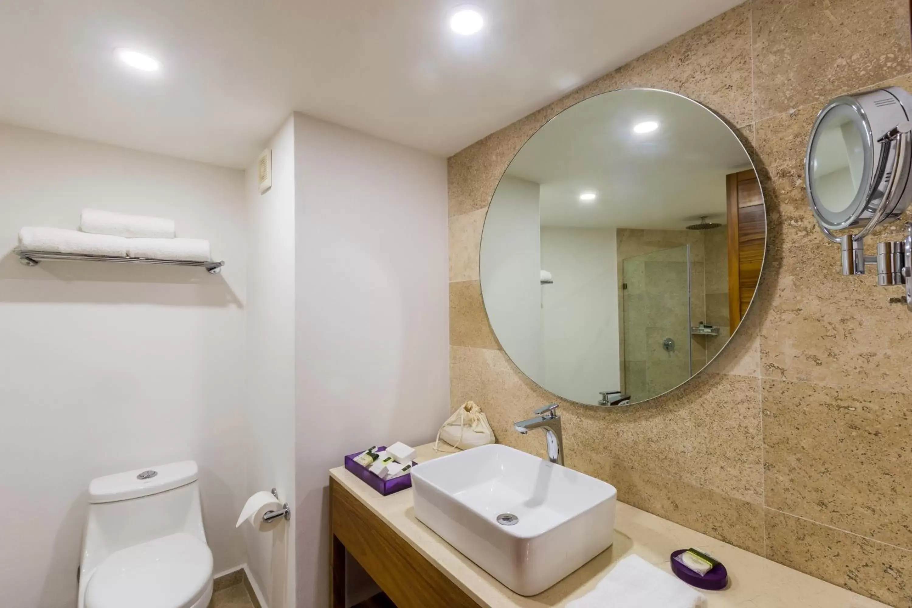 Bathroom in Buenaventura Grand Hotel & Great Moments - All Inclusive