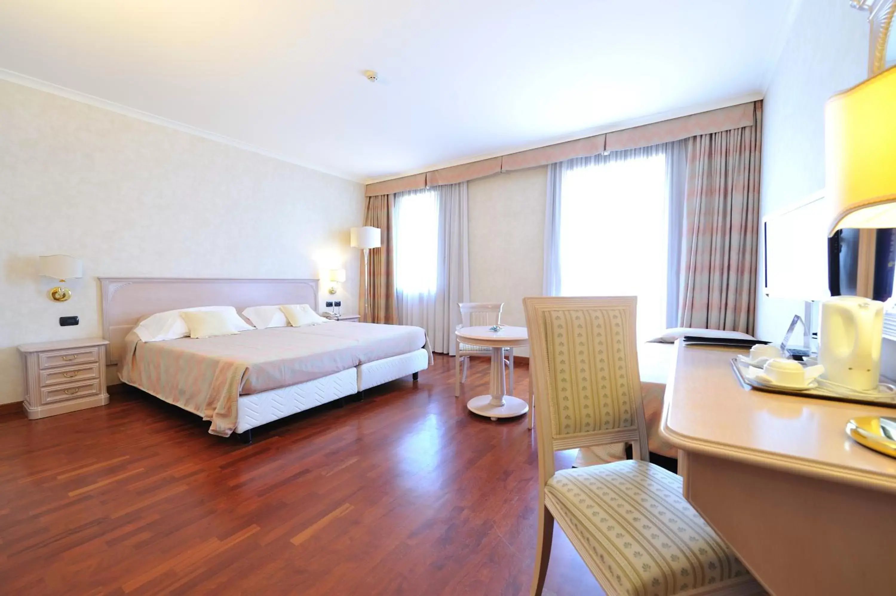 Photo of the whole room, Bed in Hotel Roxy Plaza Photo of the whole room, Bed in Hotel Roxy Plaza