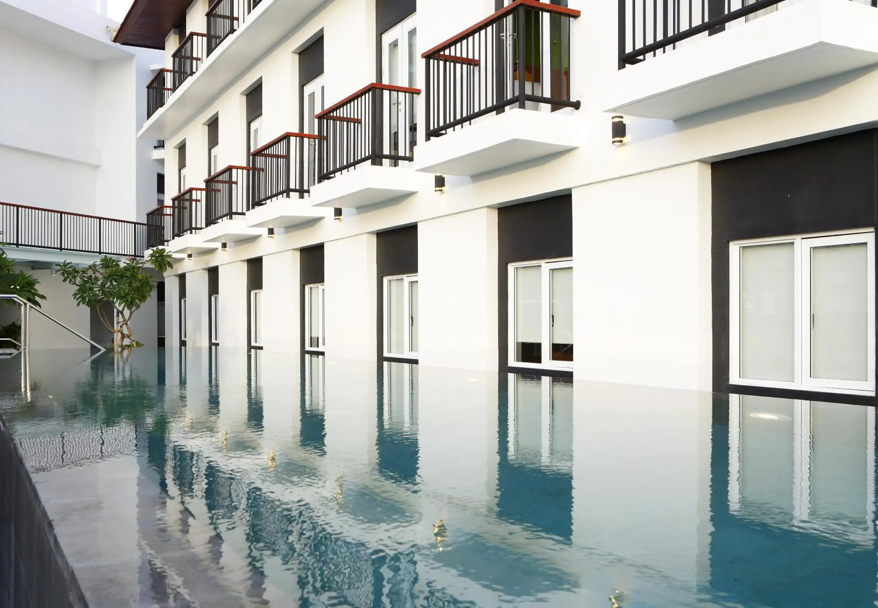 Swimming pool in Amaris Hotel Teuku Umar Swimming pool in Amaris Hotel Teuku Umar