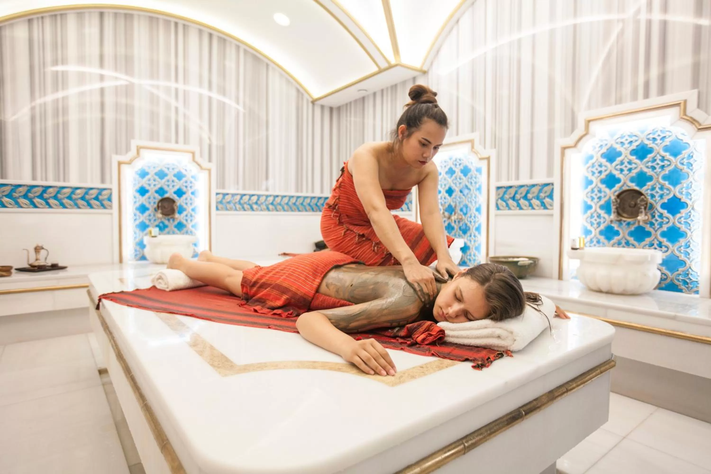 Massage in Sura Design Hotel & Suites