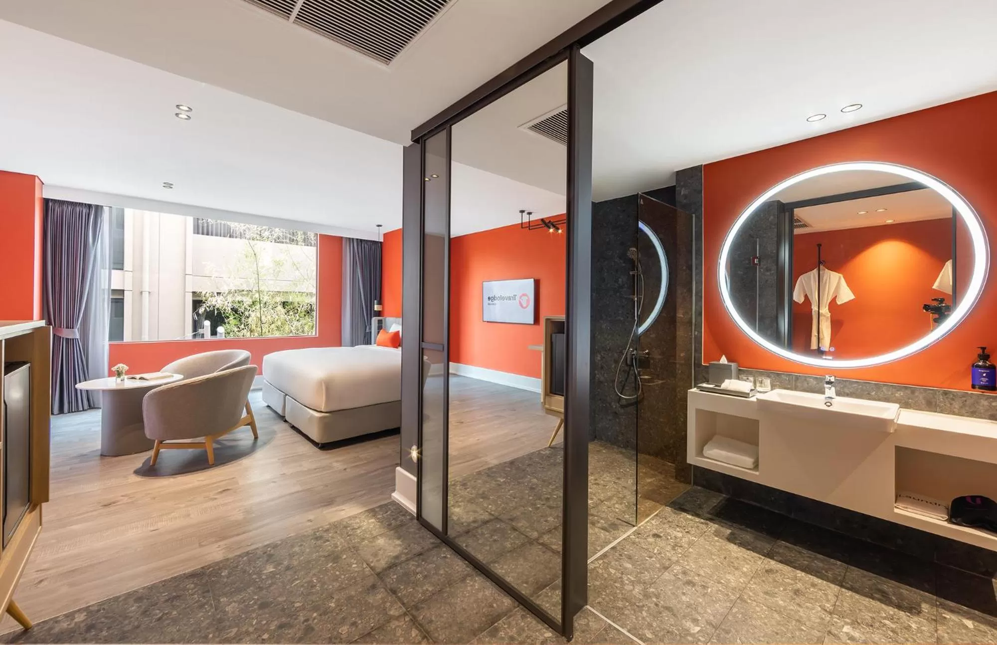 Bathroom, Bed in Travelodge Nimman