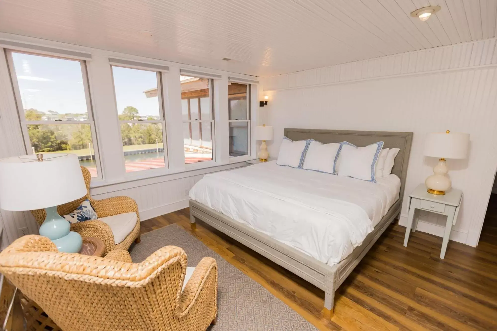 Two-Bedroom Suite in The Burrus House Inn Waterfront Suites